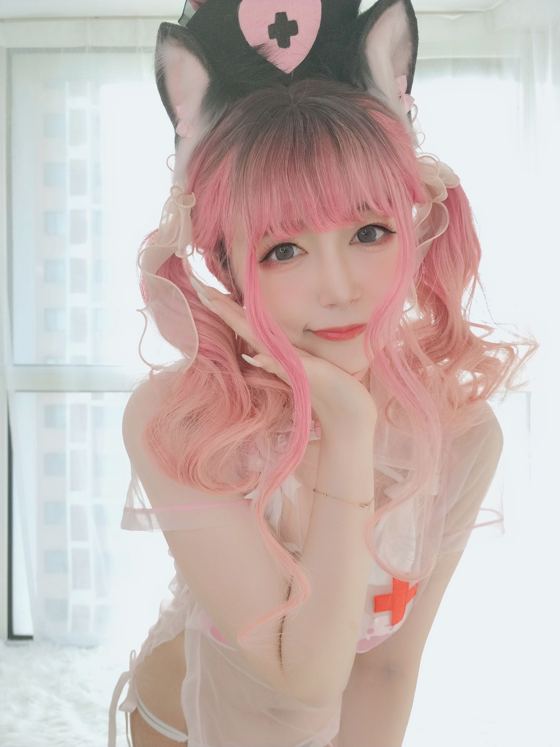 [COS福利] Coser小姐姐白银 - 猫咪护士第12张