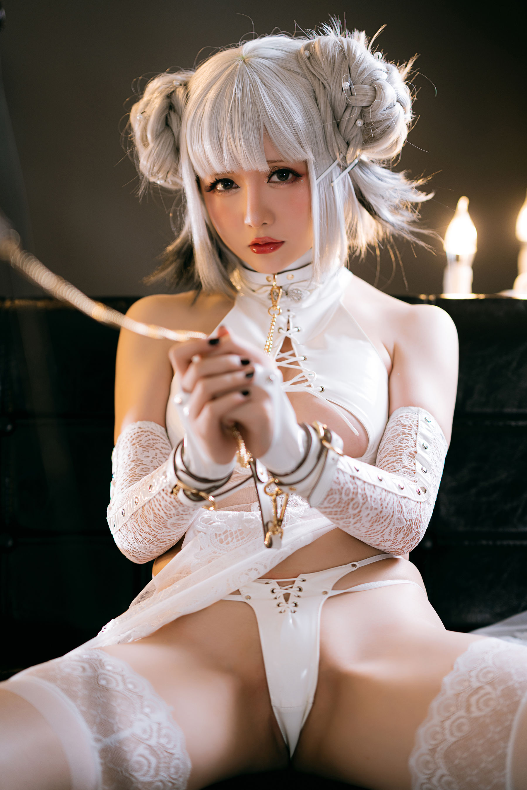 [COS福利] Coser小姐姐星之迟迟 - 白狗勾 旗袍第16张