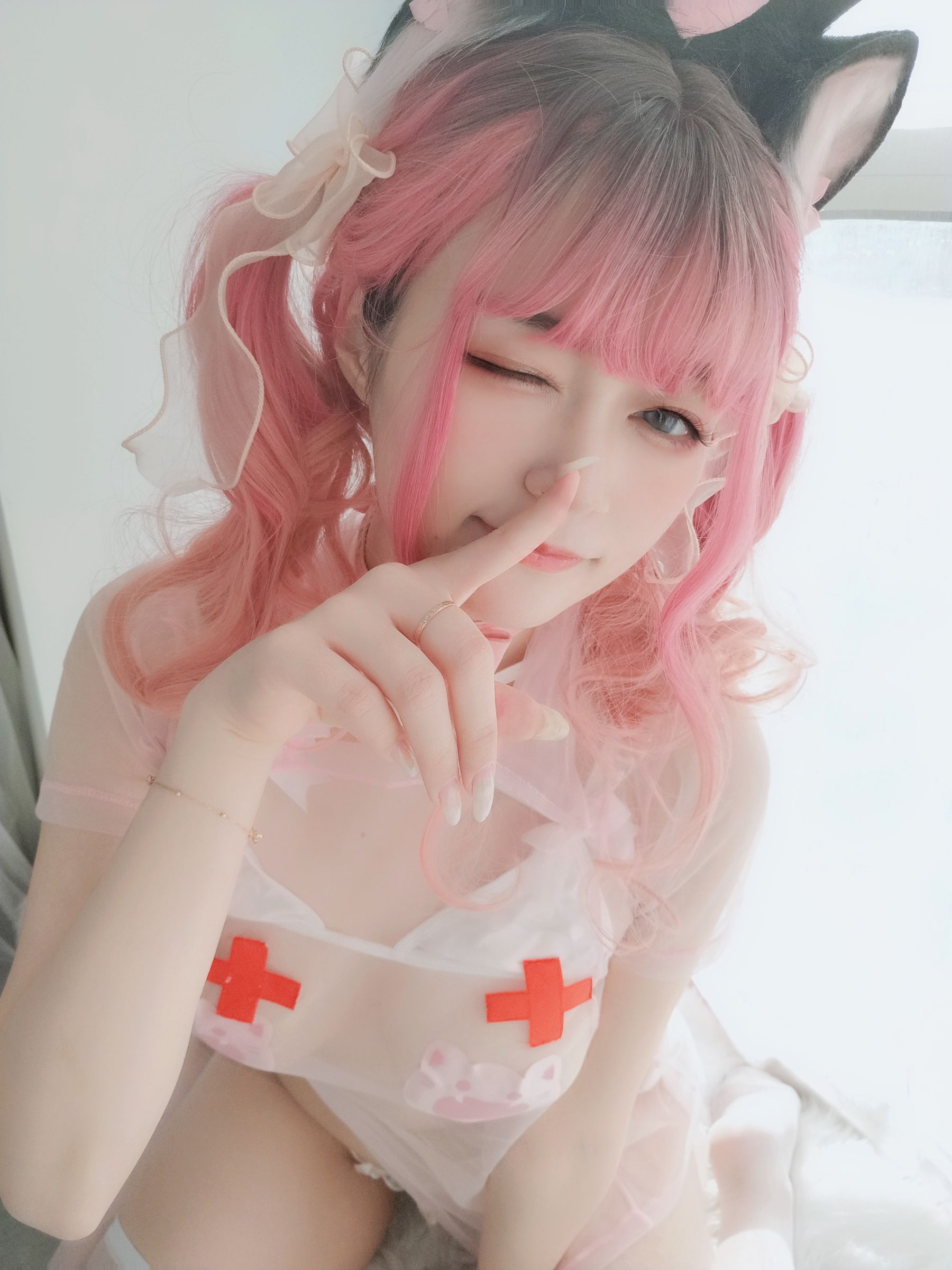 [COS福利] Coser小姐姐白银 - 猫咪护士第6张