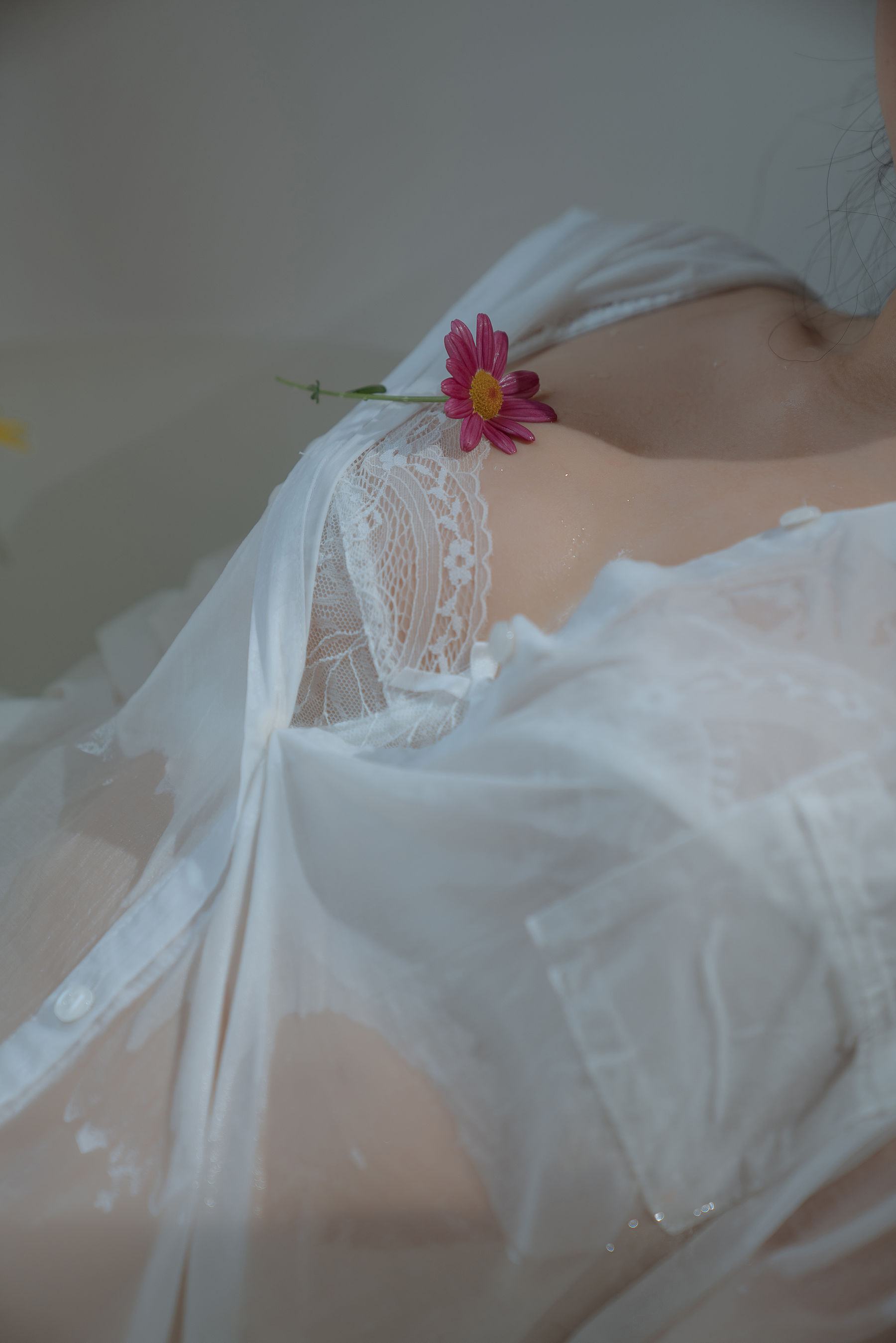 [COS福利] 阳光美少女萌芽儿o0 - 浴缸第17张