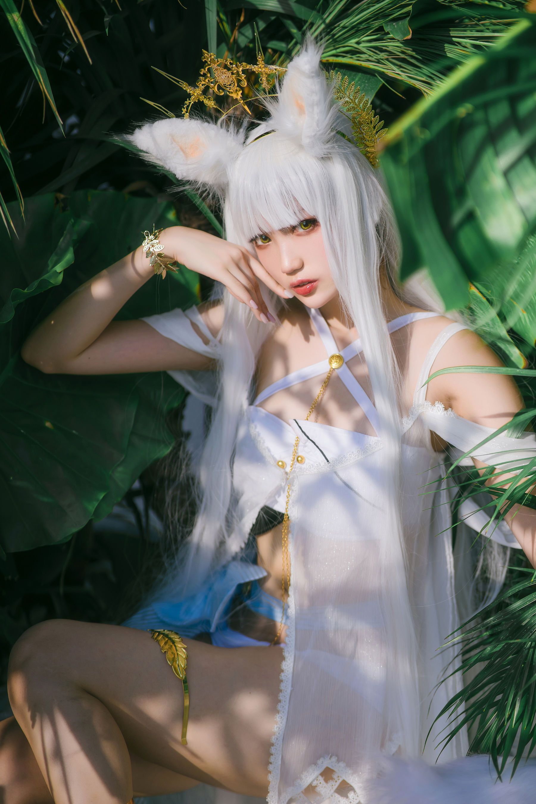 [COS福利] 周叽是可爱兔兔 - 白金泳装第1张