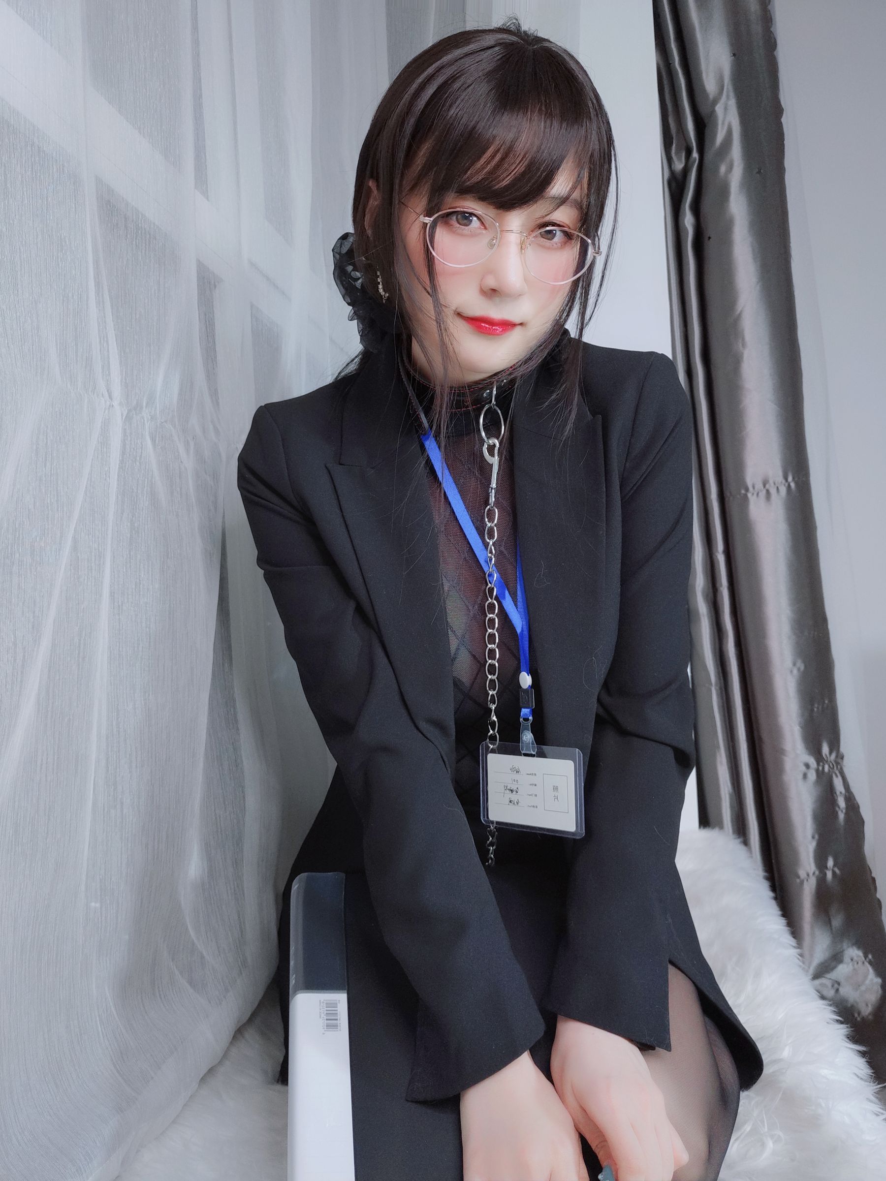 [网红COSER写真] Coser小姐姐白银 - 黑丝情趣第11张