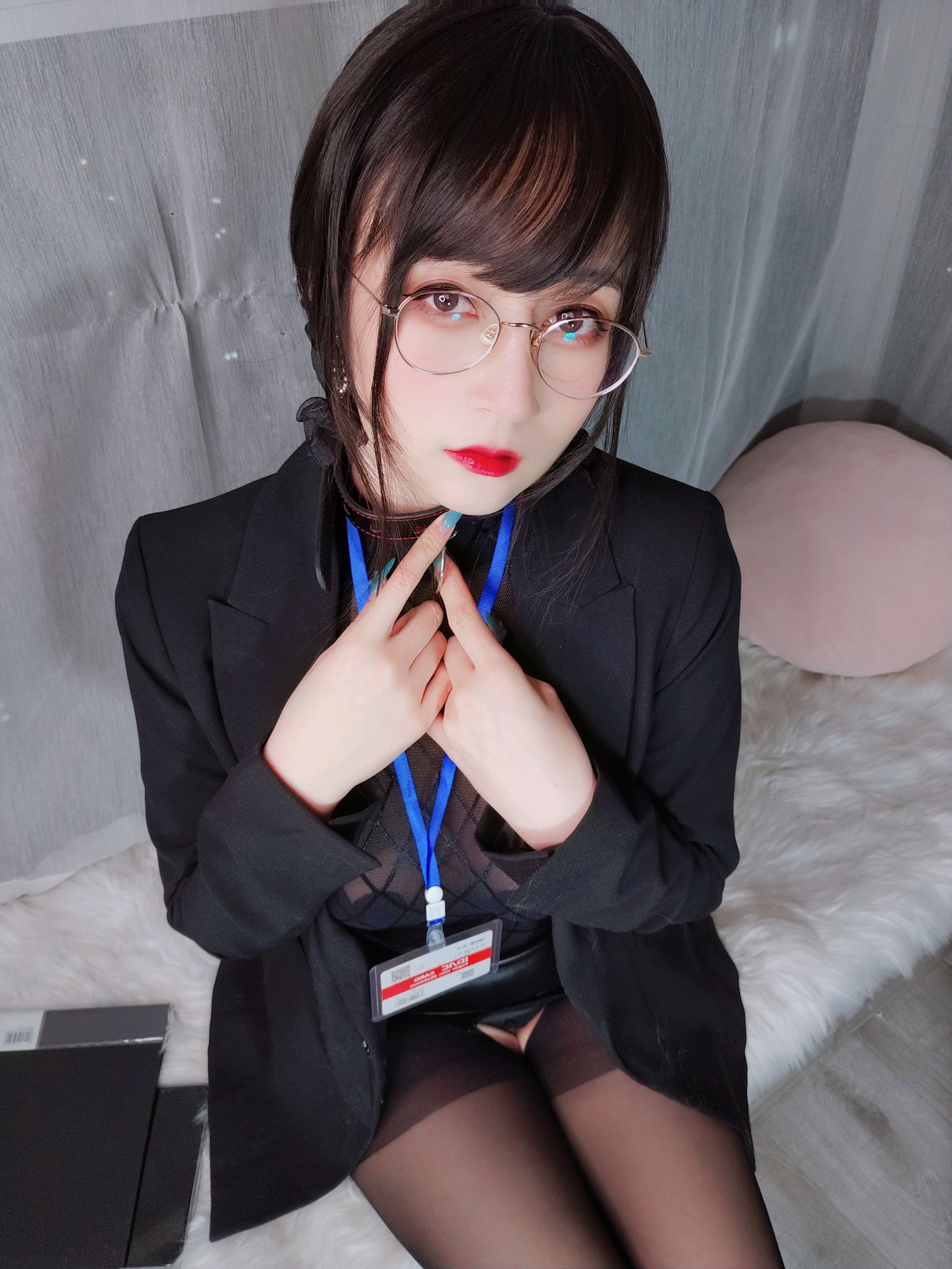 [网红COSER写真] Coser小姐姐白银 - 黑丝情趣第6张