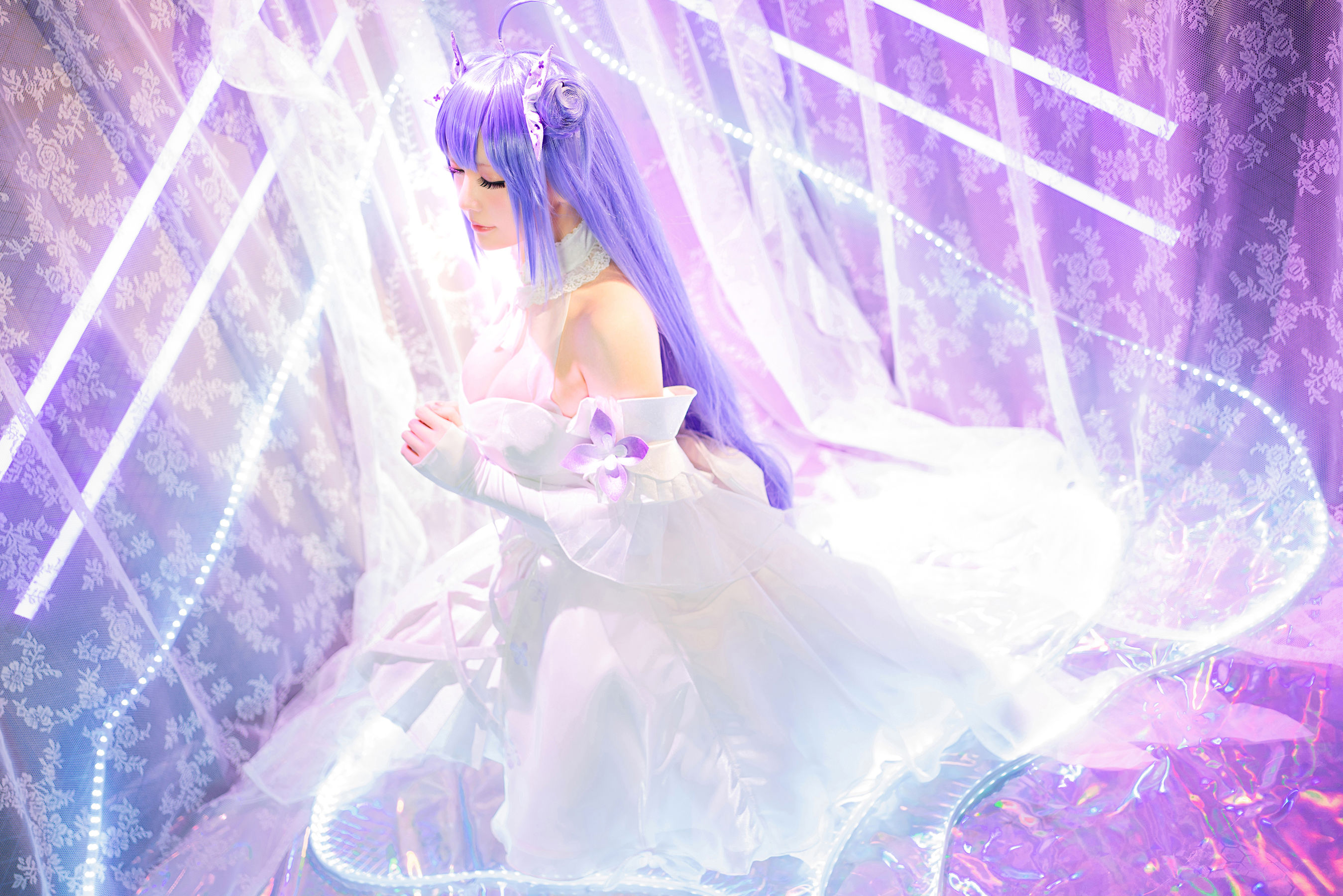 [网红COSER写真] Coser小姐姐星之迟迟 - 纯白と漆黑《独角兽》第4张