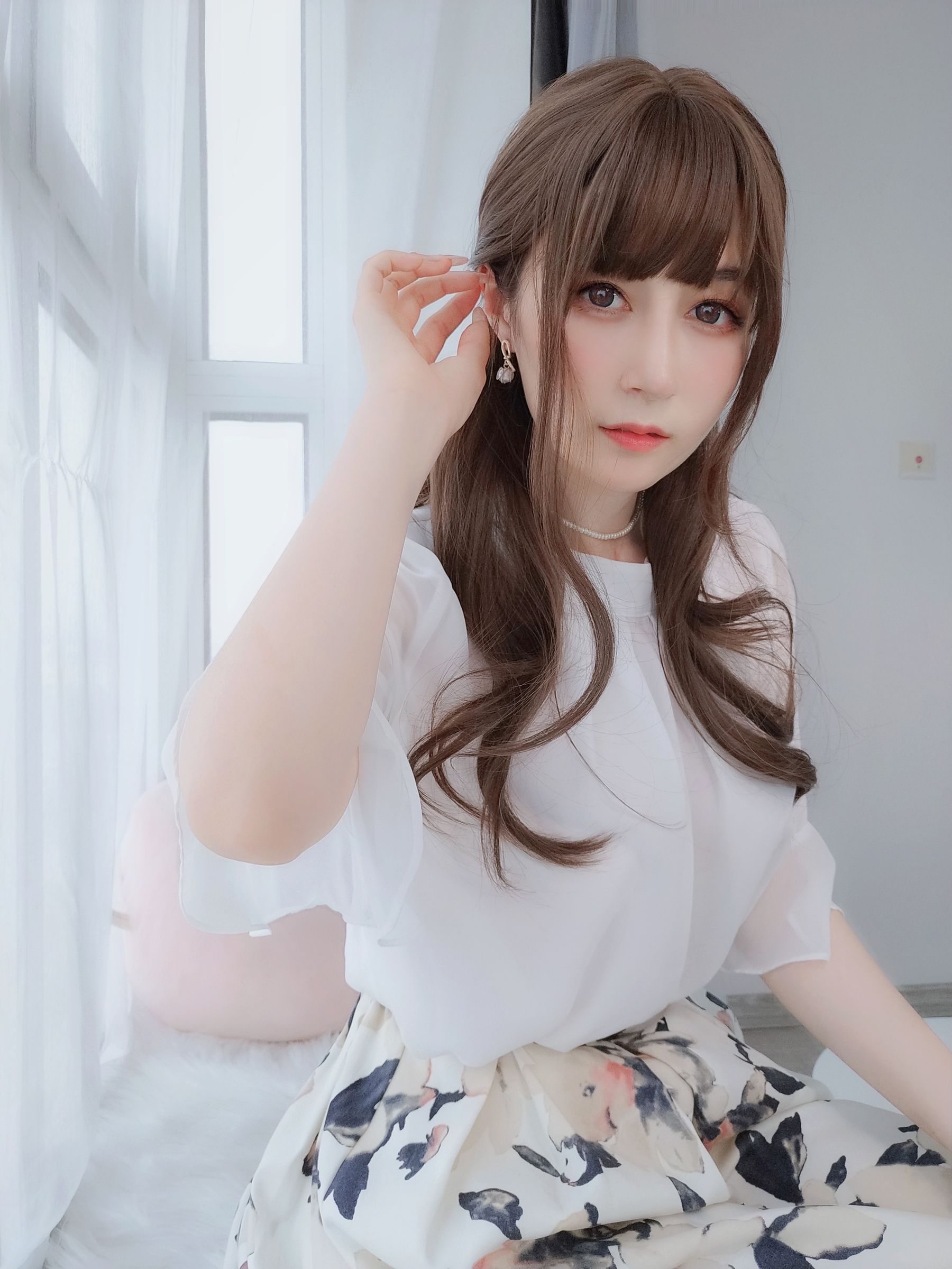 [网红COSER写真] Coser小姐姐白银 - 肉丝人妻第11张