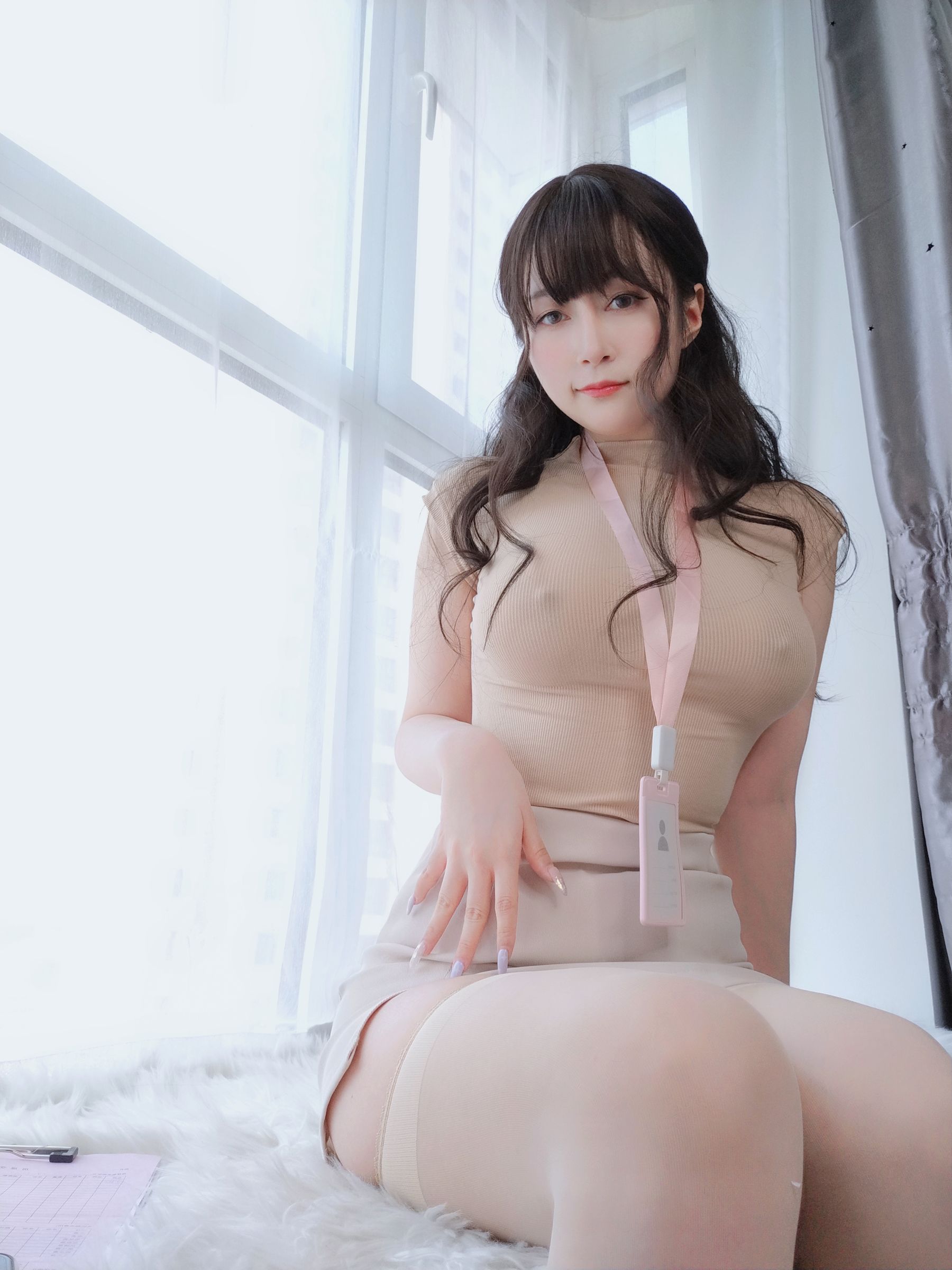 [福利COS] Coser小姐姐白银 - 仕事中の後輩第3张