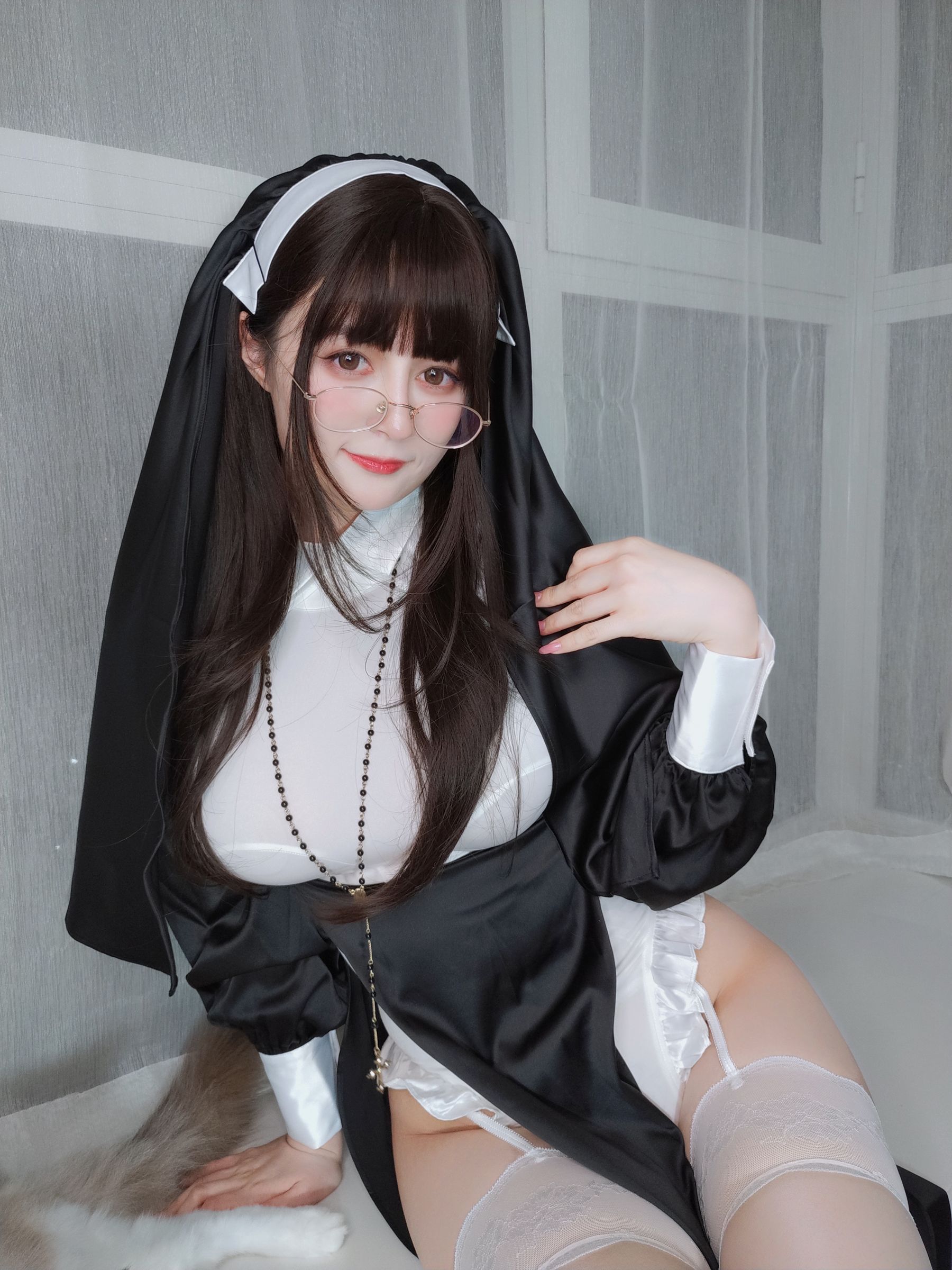 [福利COS] Coser小姐姐白银 - 修女第27张