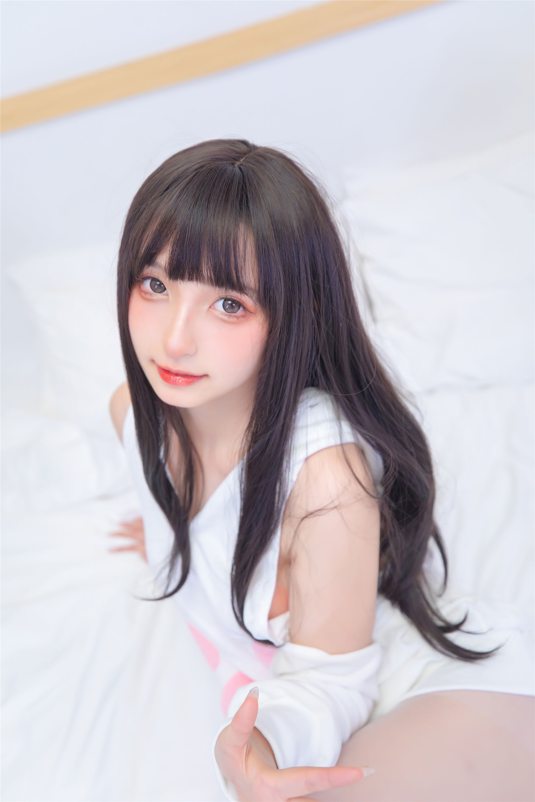 [网红COS] 萝莉神楽板真冬 白猫咪第7张