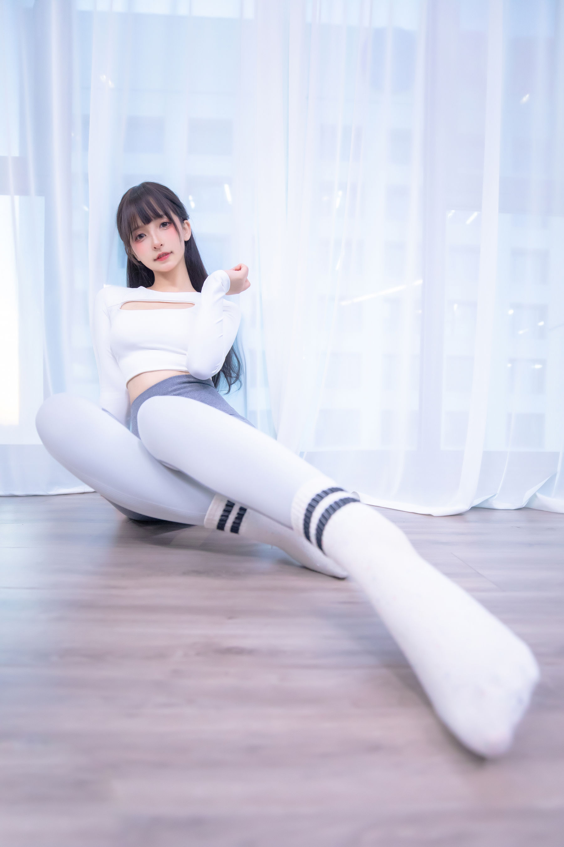 [网红COS] 萝莉神楽板真冬 瑜伽少女第26张