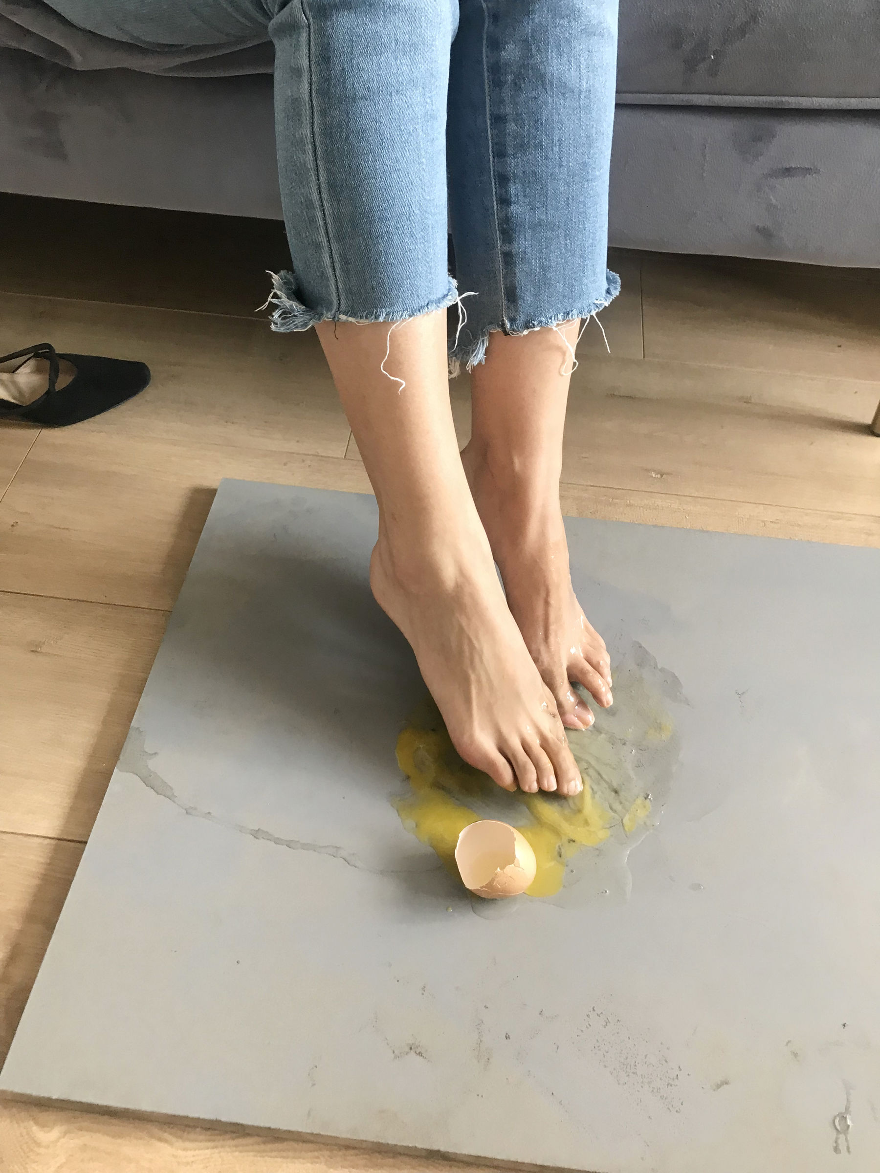 [福利COS] 安乔乔儿(Nia乔乔) No.015 脏脚踩鸡蛋第33张