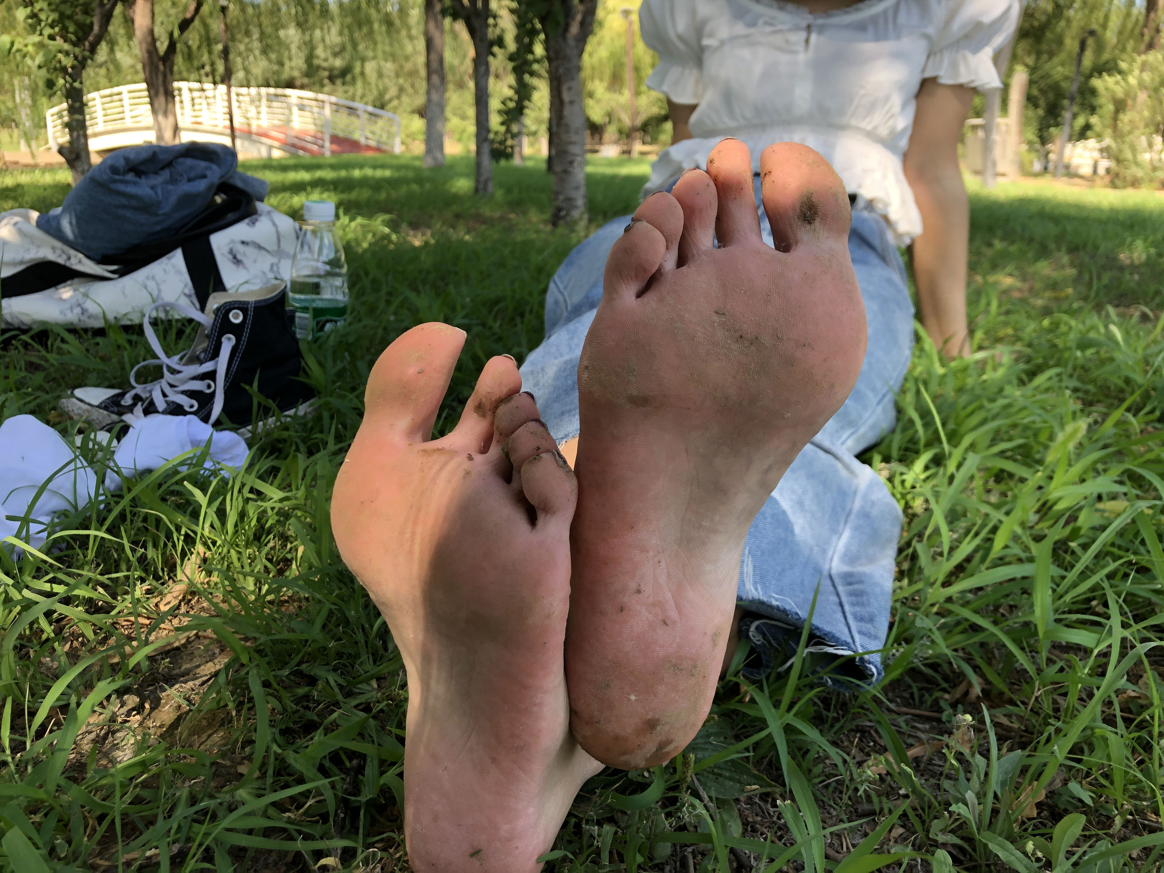 [福利COS] 安乔乔儿(Nia乔乔) No.007 乔乔脏脚底第1张