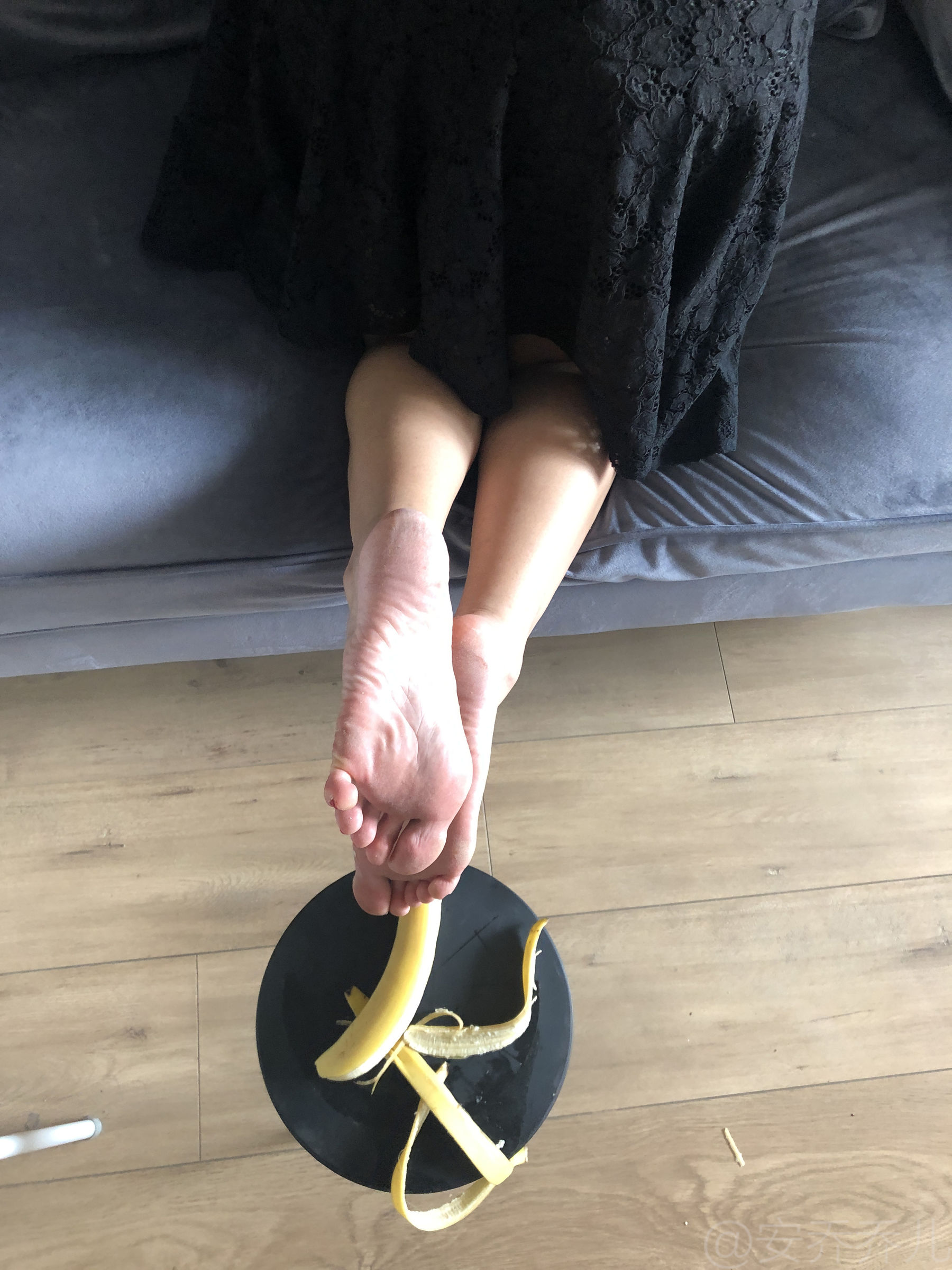 [福利COS] 安乔乔儿(Nia乔乔) No.009 踩香蕉第25张