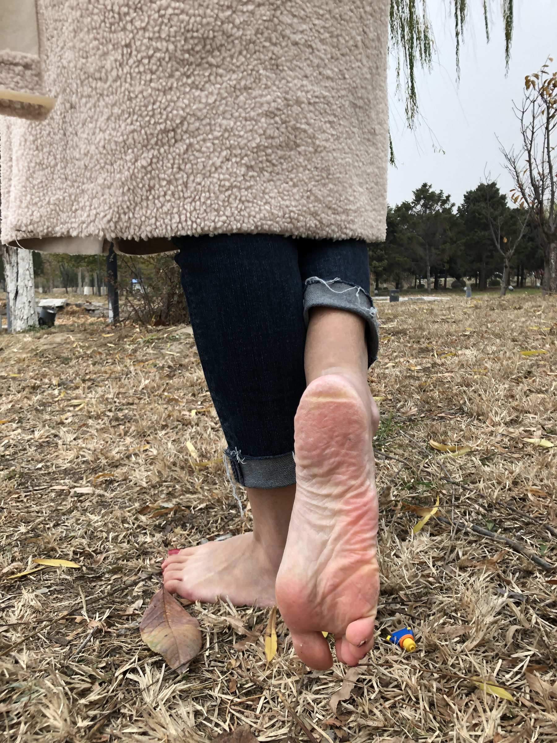 [福利COS] 安乔乔儿(Nia乔乔) No.010 红甲裸足第29张