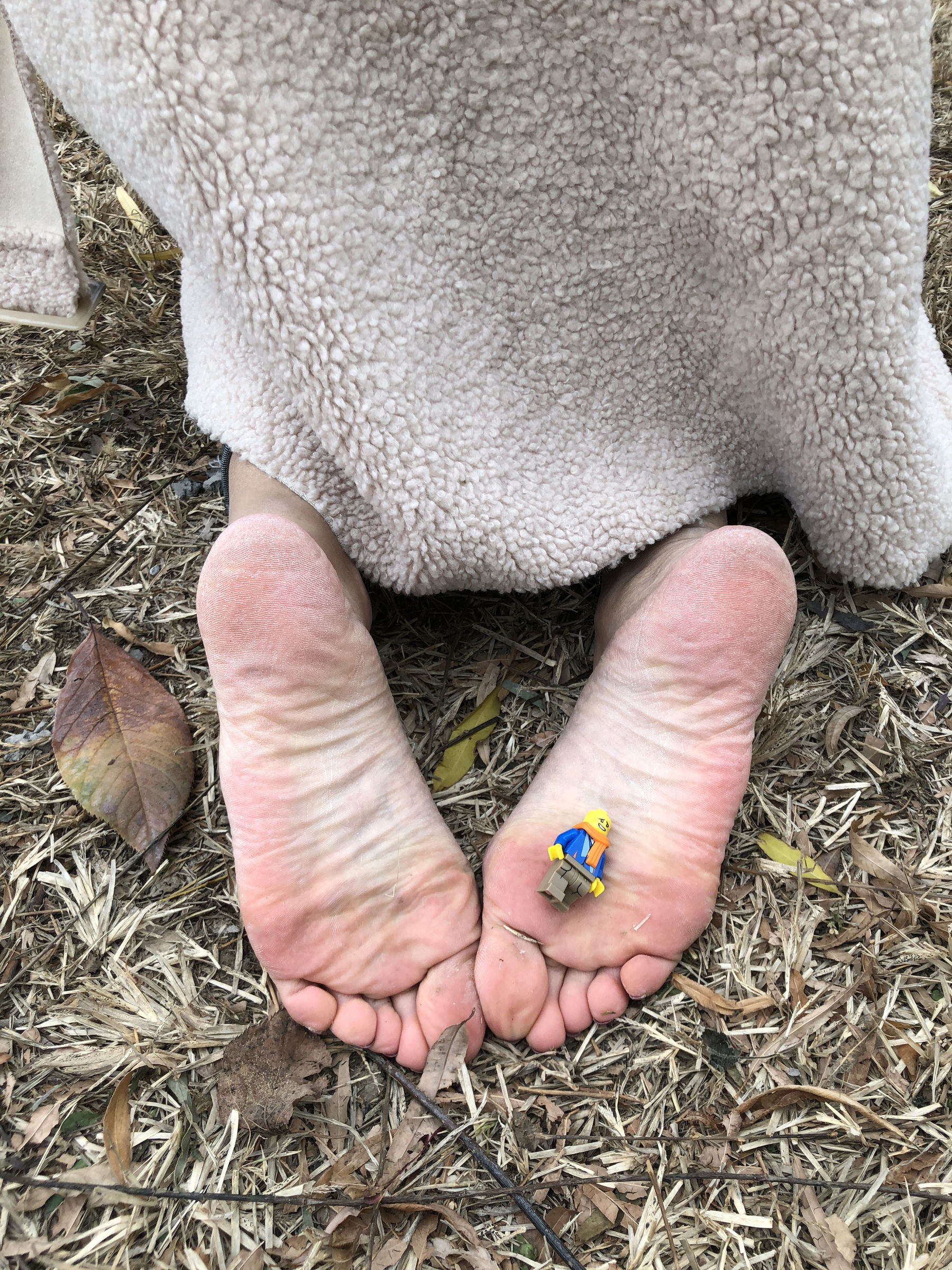 [福利COS] 安乔乔儿(Nia乔乔) No.010 红甲裸足第30张