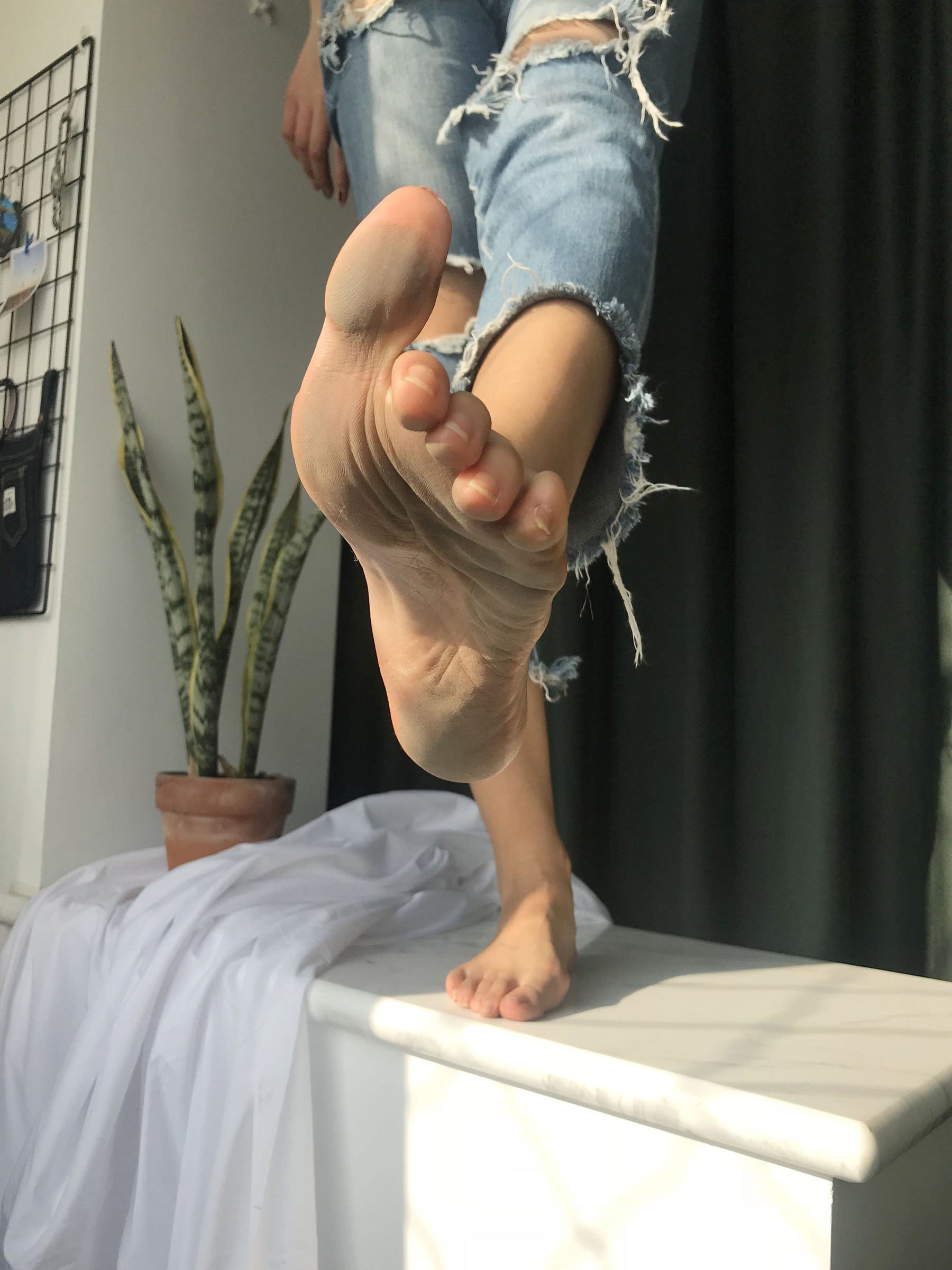 [福利COS] 安乔乔儿(Nia乔乔) No.015 脏脚踩鸡蛋第21张