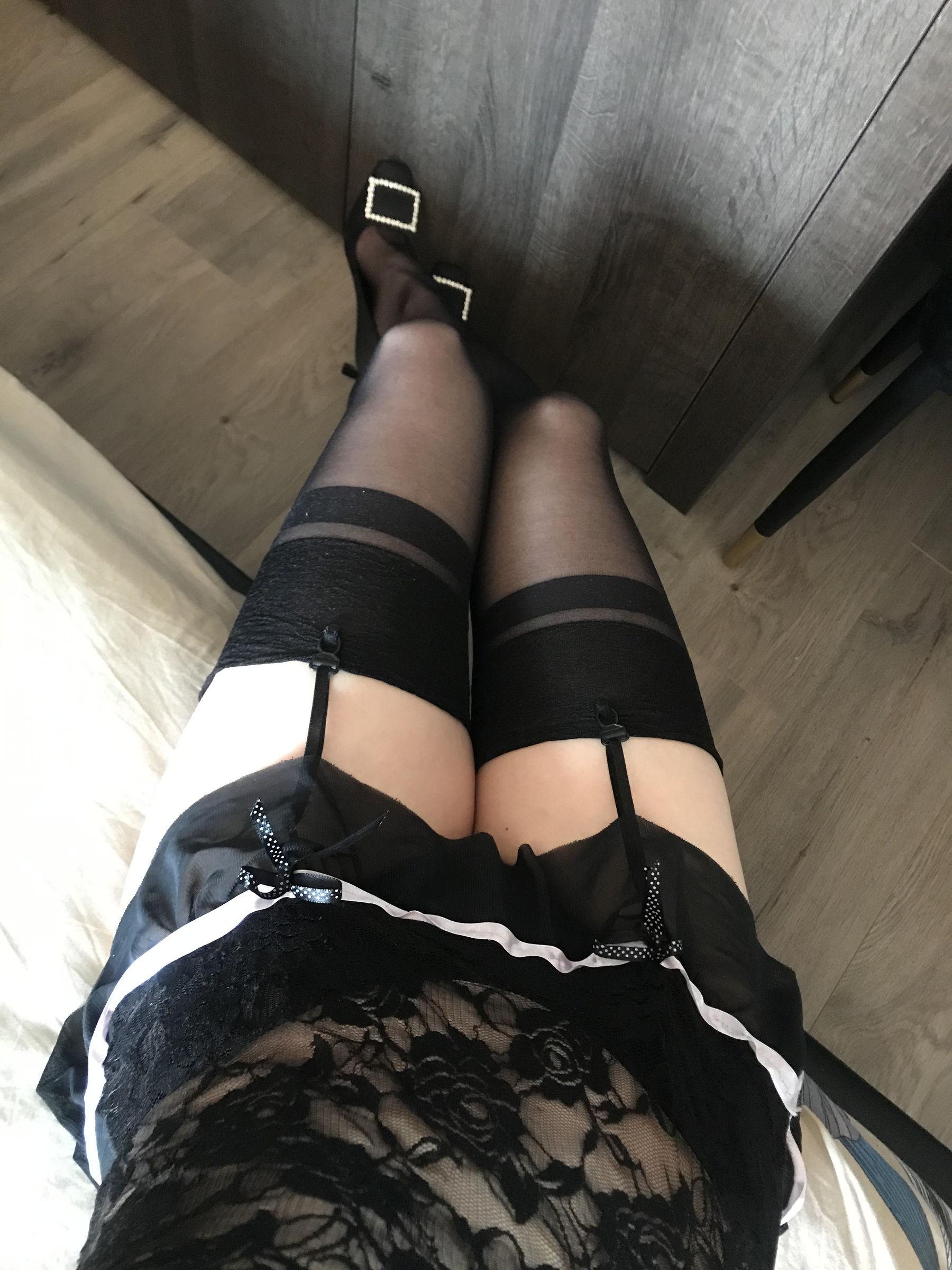 [福利COS] 丝足博主麋鹿_Monroe 2020.04.10 黑色情趣第1张