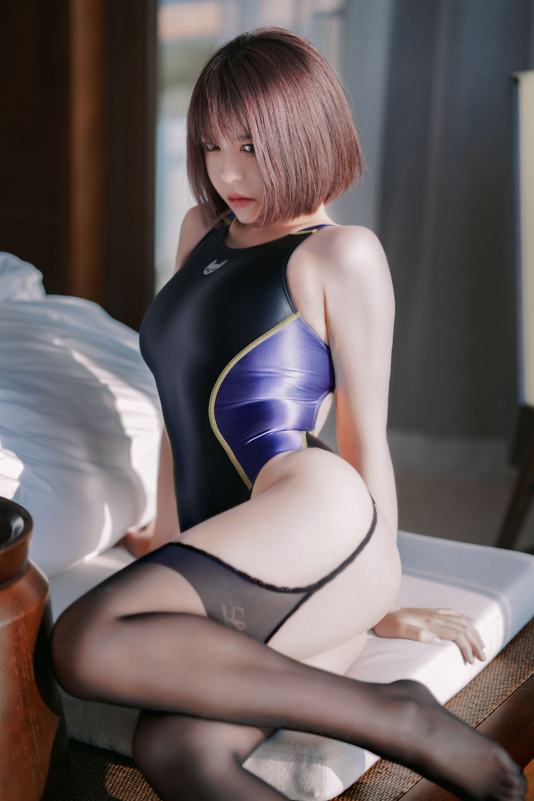 [福利COS] 半半子 - 競泳水着を着た彼女第3张