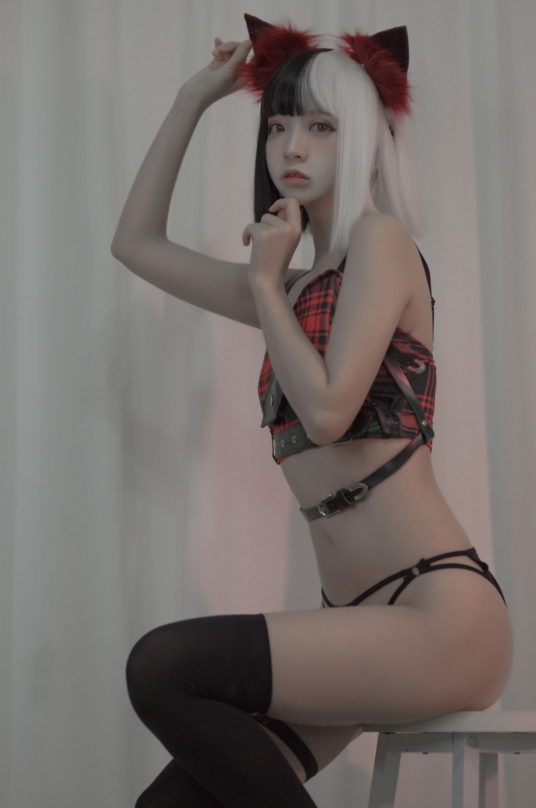 [福利COS] 疯猫ss - 黑白魔女库伊拉第1张