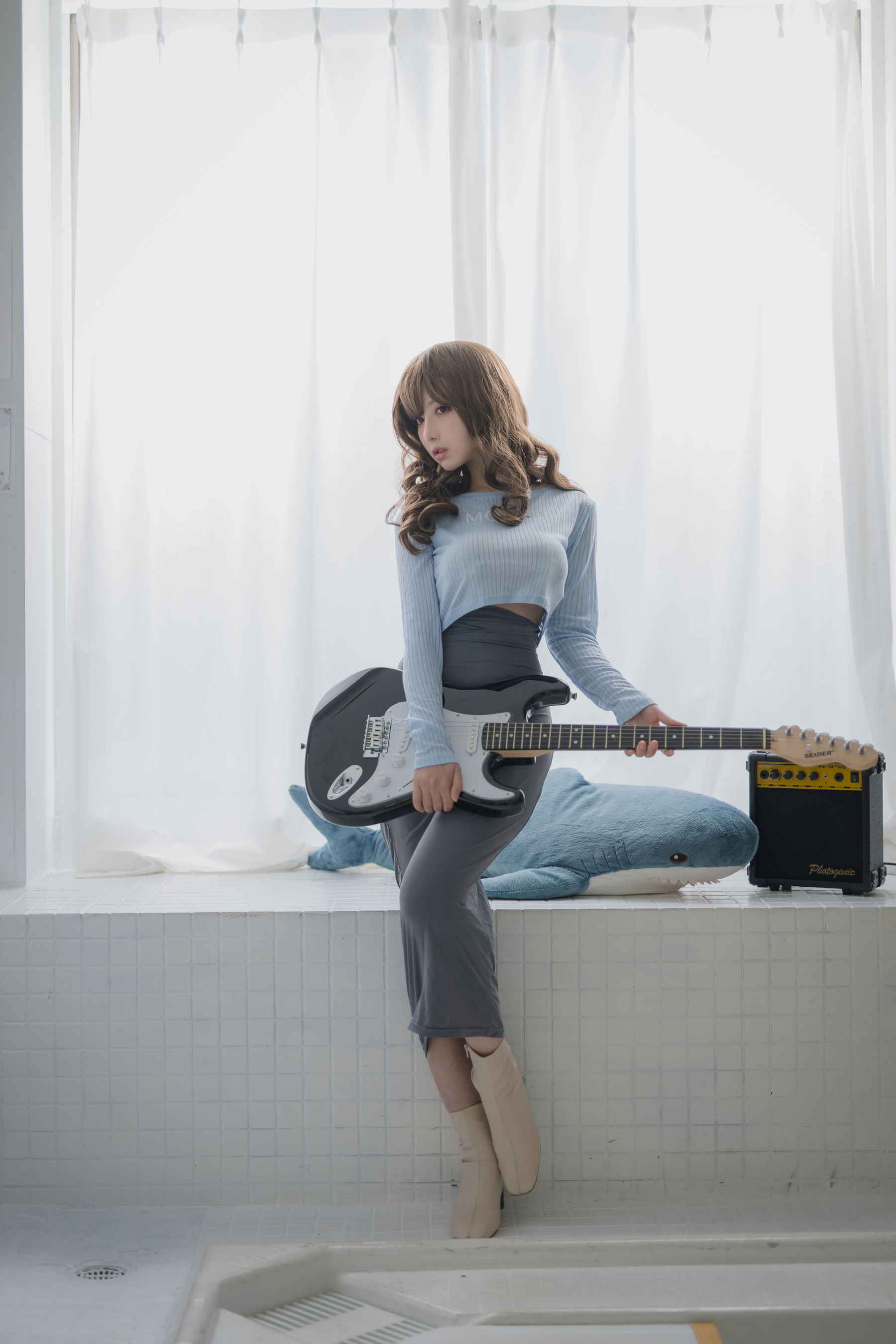 [福利COS] Shika小鹿鹿 - 吉他妹妹第1张