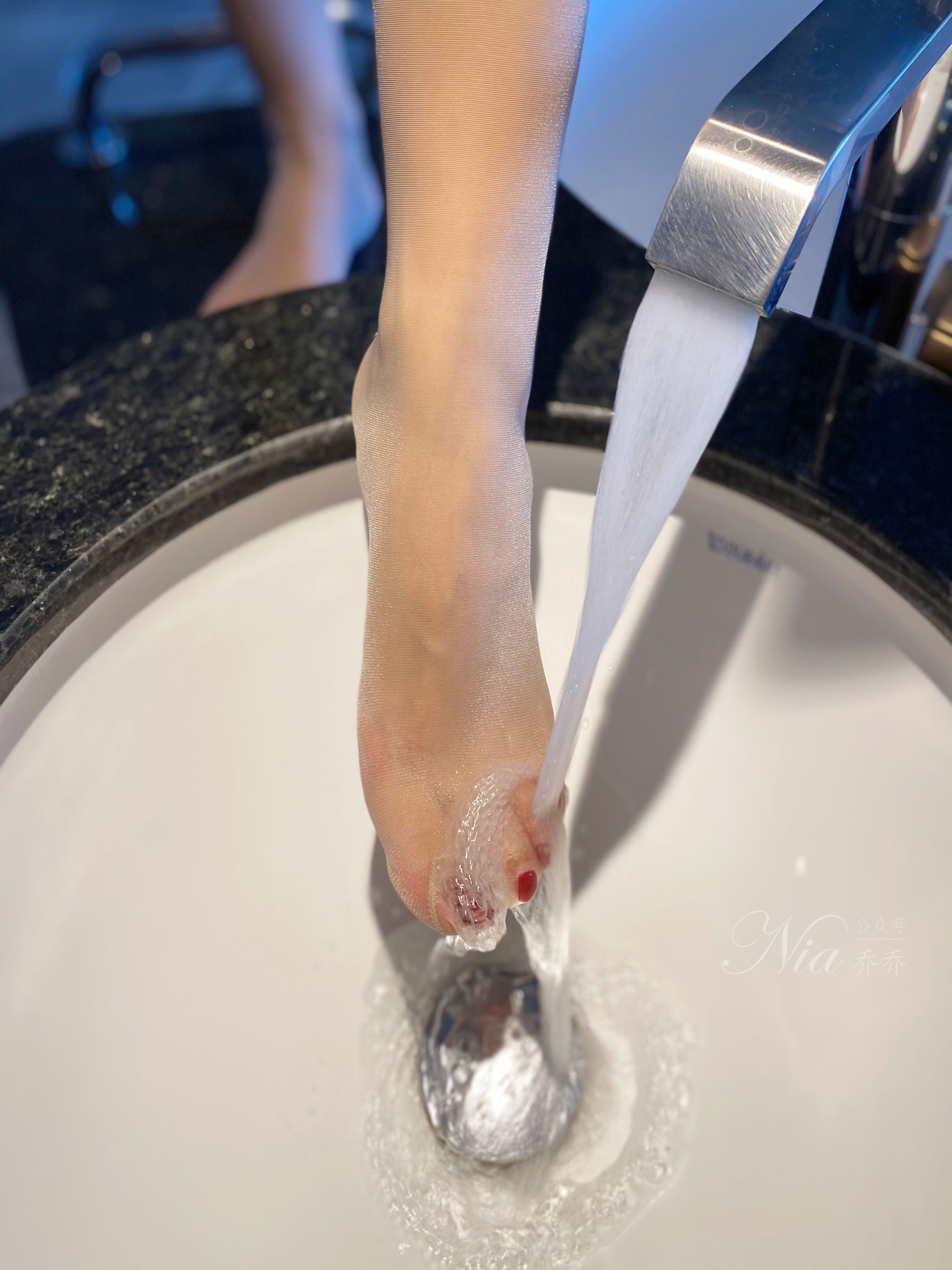 [福利COS] 安乔乔儿(Nia乔乔) No.030 温柔少妇风第26张