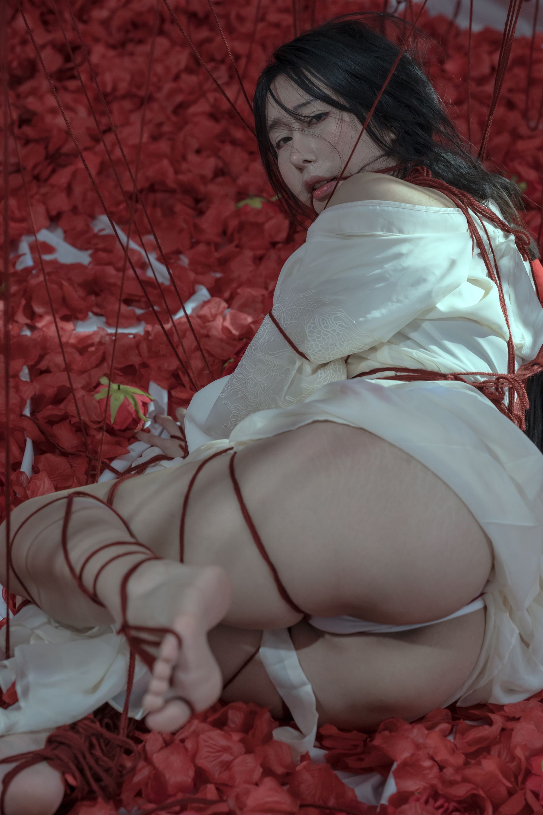 [福利COS] 云溪溪 - 奶桃 囚鸟第17张