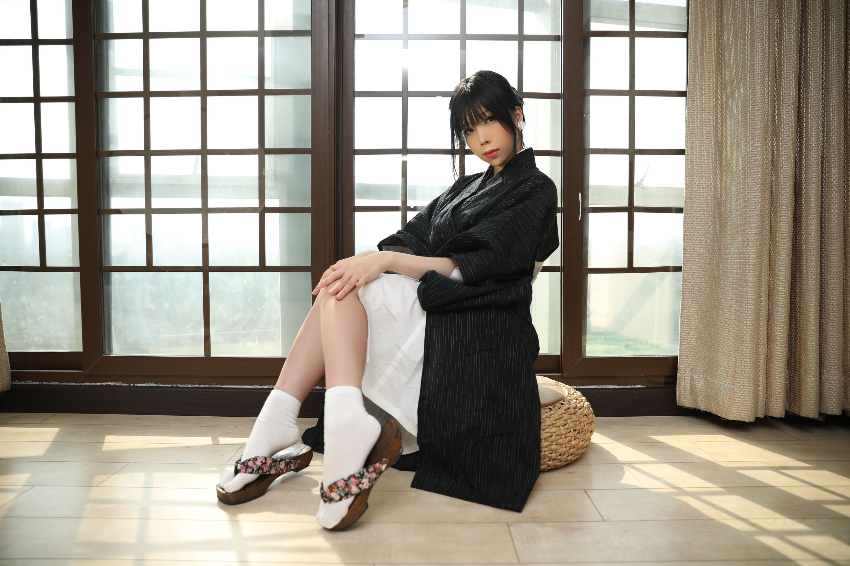 [福利COS] 二次元巨乳美女鹿野希 - 未亡人第5张