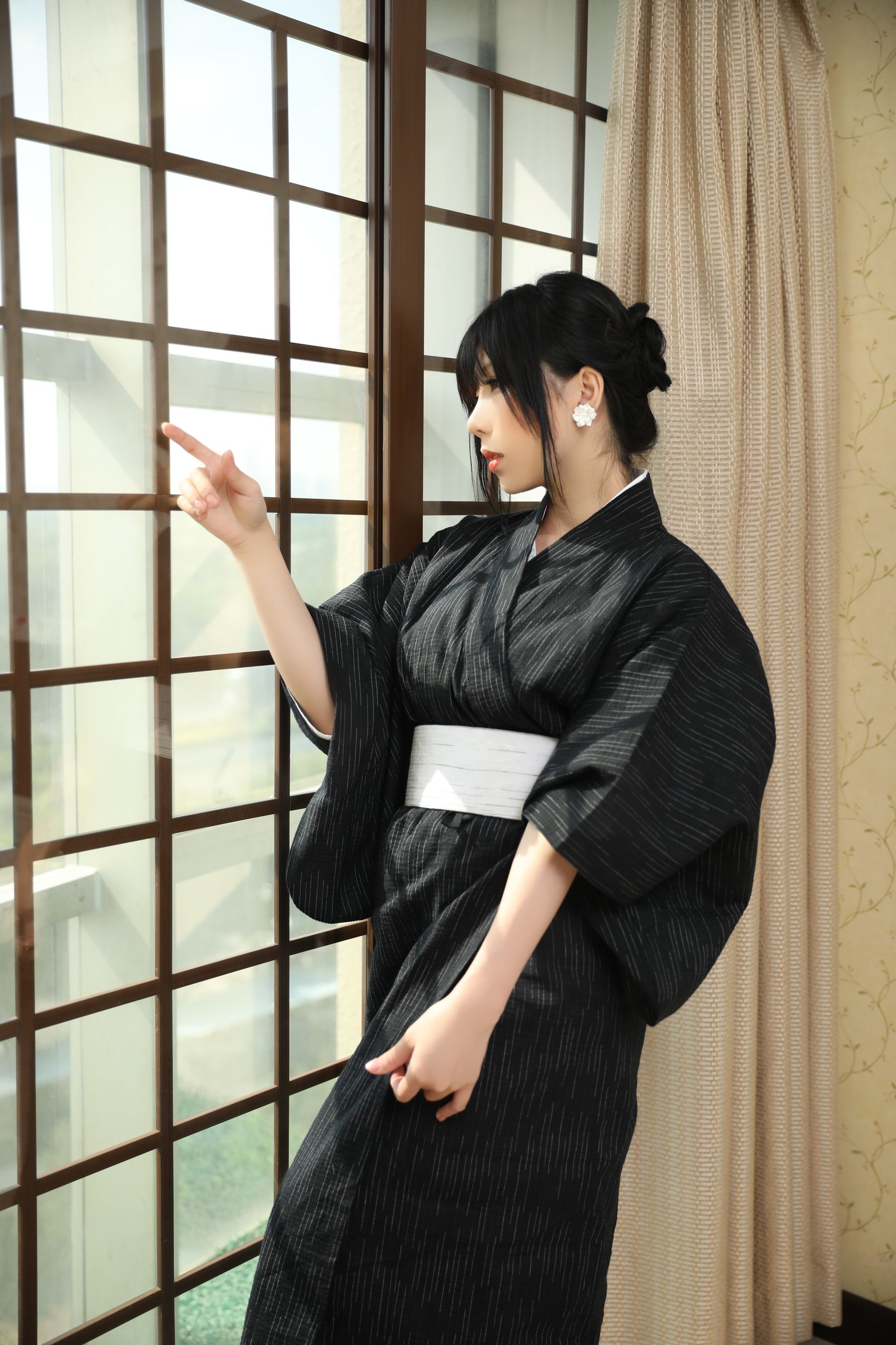 [福利COS] 二次元巨乳美女鹿野希 - 未亡人第12张