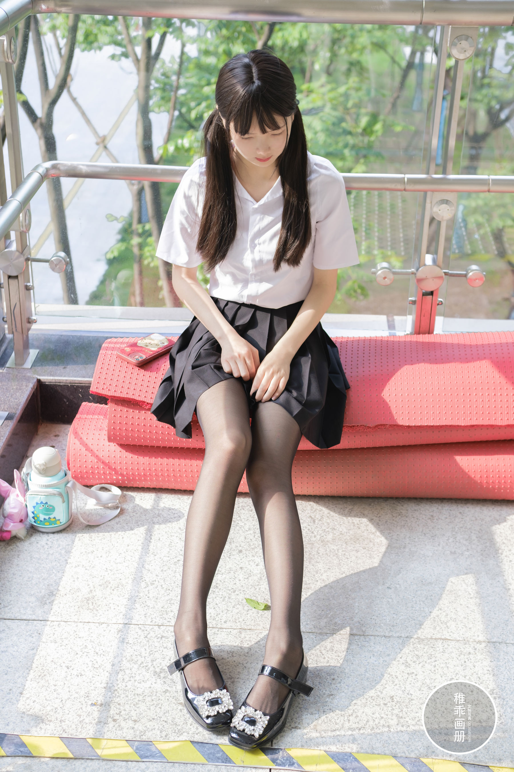 [福利COS] 柴系小乖(稚乖画册) - 夜夜 逛街13d黑丝第9张