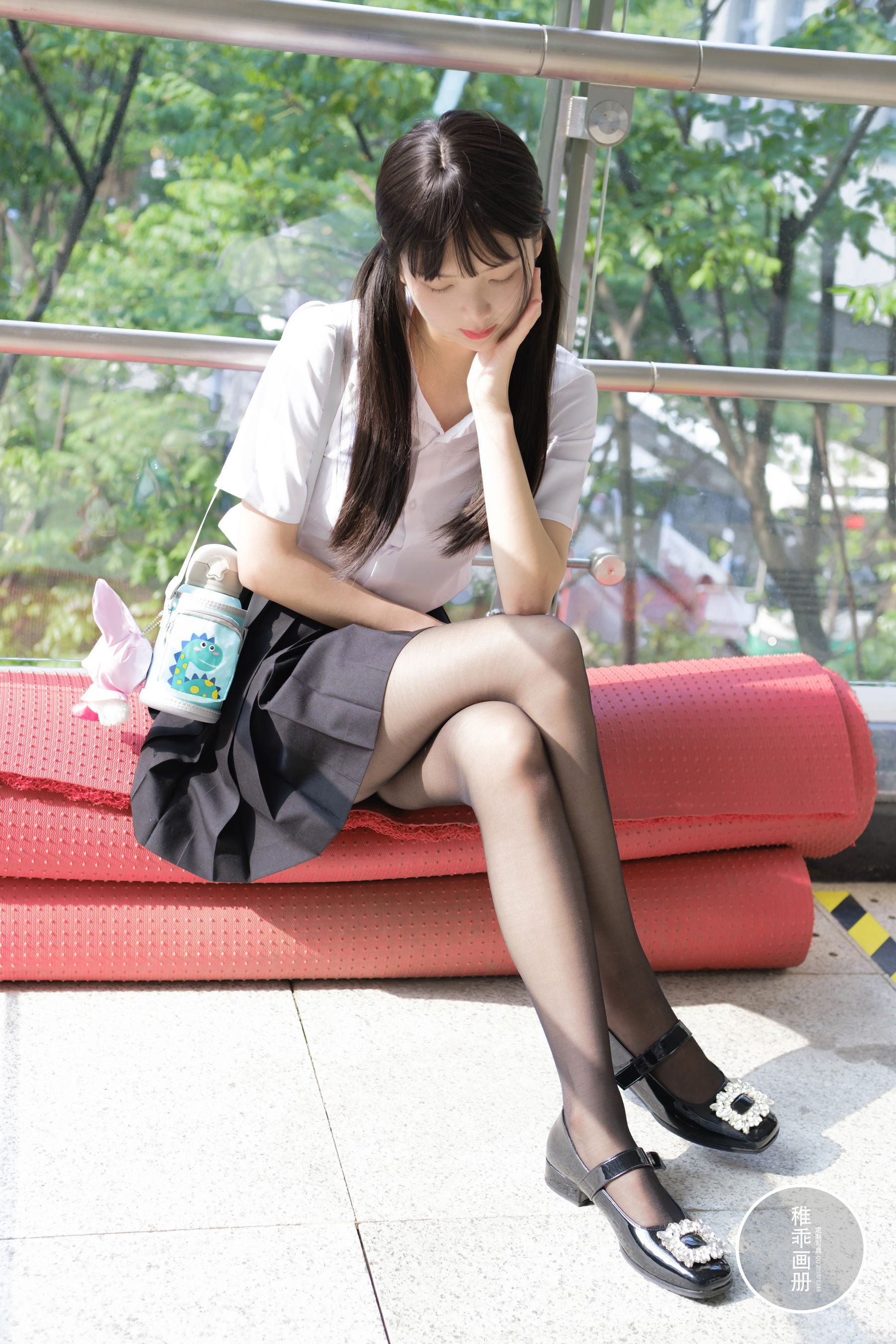 [福利COS] 柴系小乖(稚乖画册) - 夜夜 逛街13d黑丝第8张