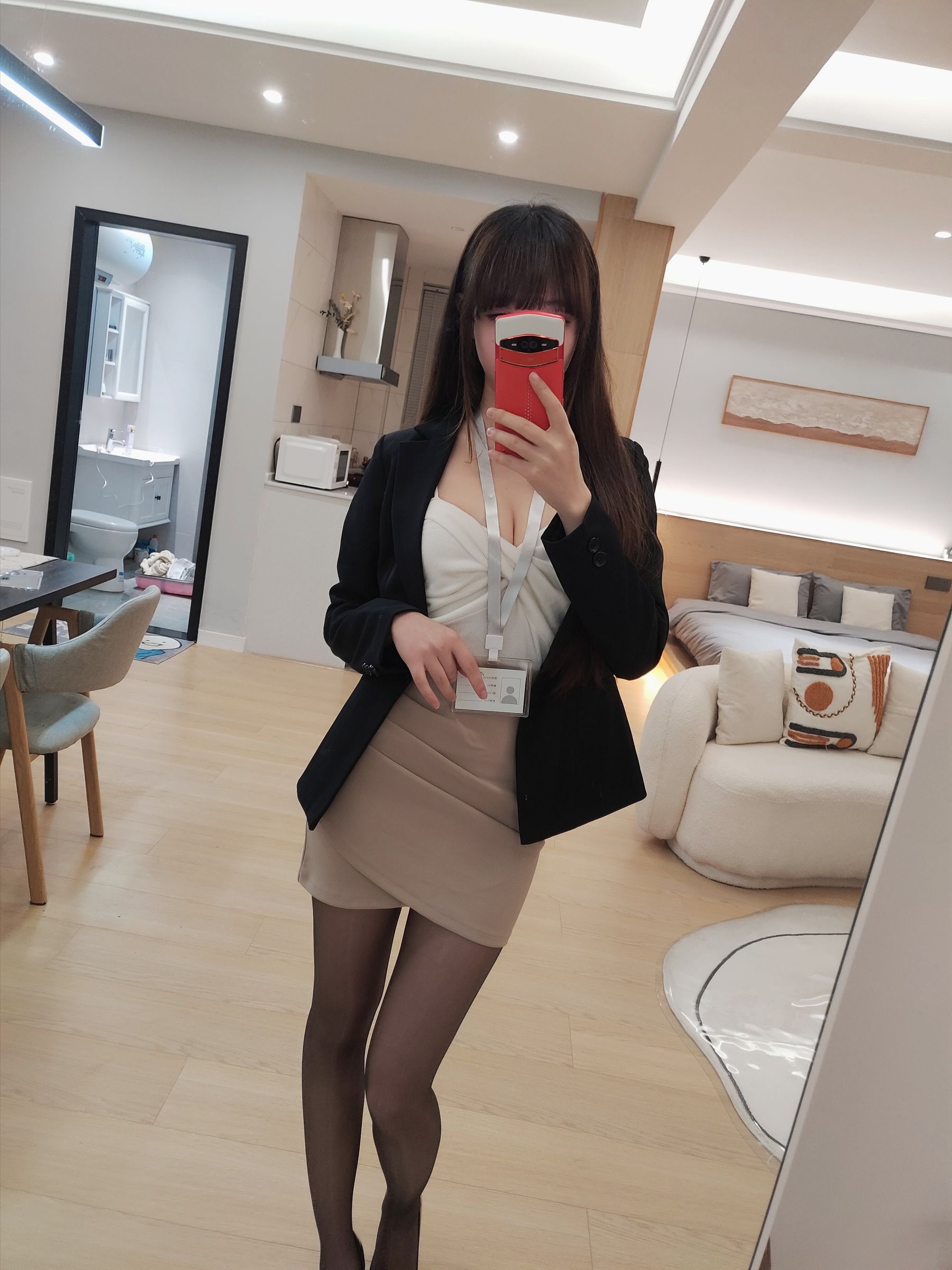 [福利COS] Cos小姐姐雪琪 - OL后辈出差第一天第10张