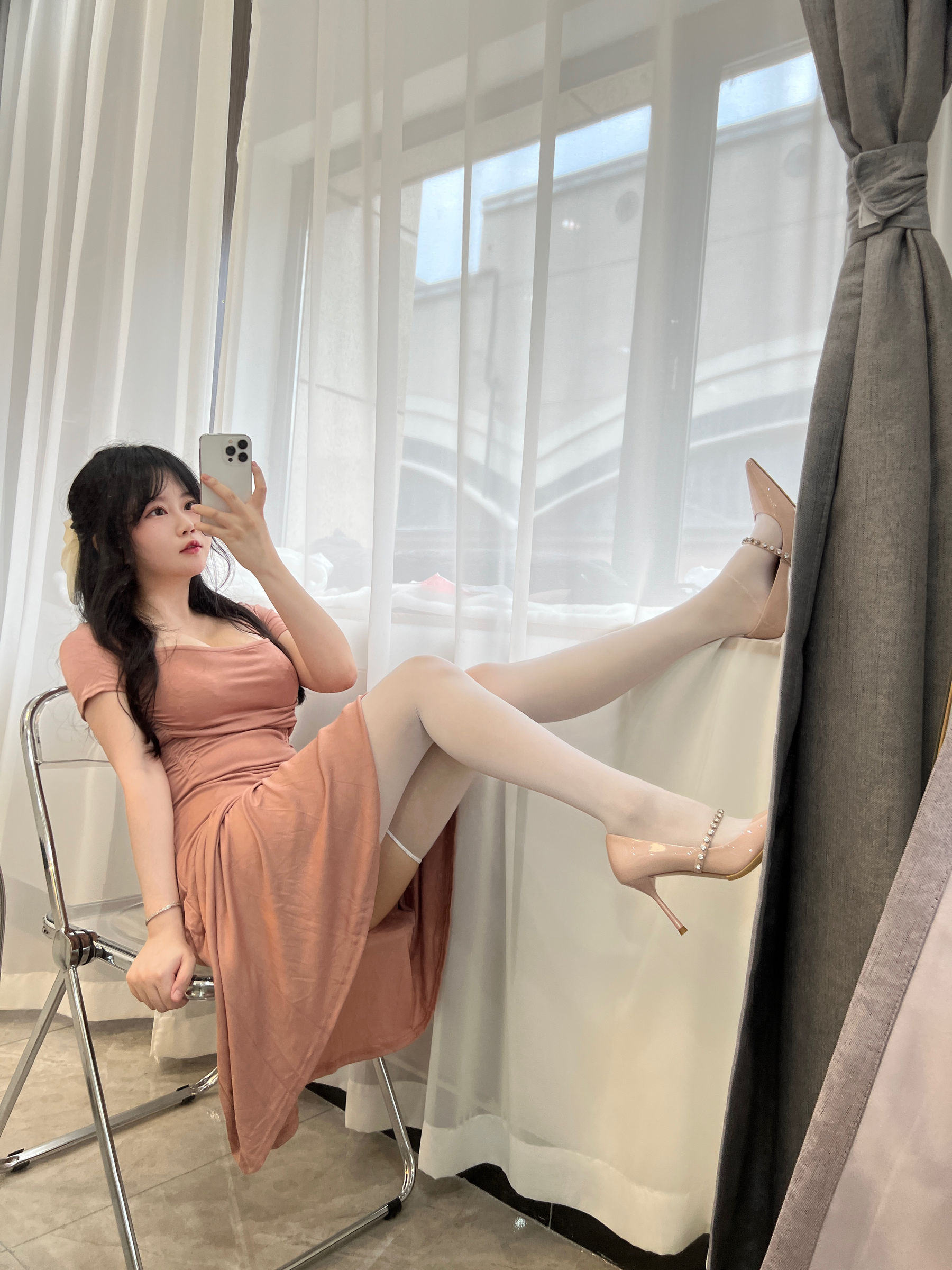 [福利COS] 蜜桃少女是依酱呀 - 人妻第6张