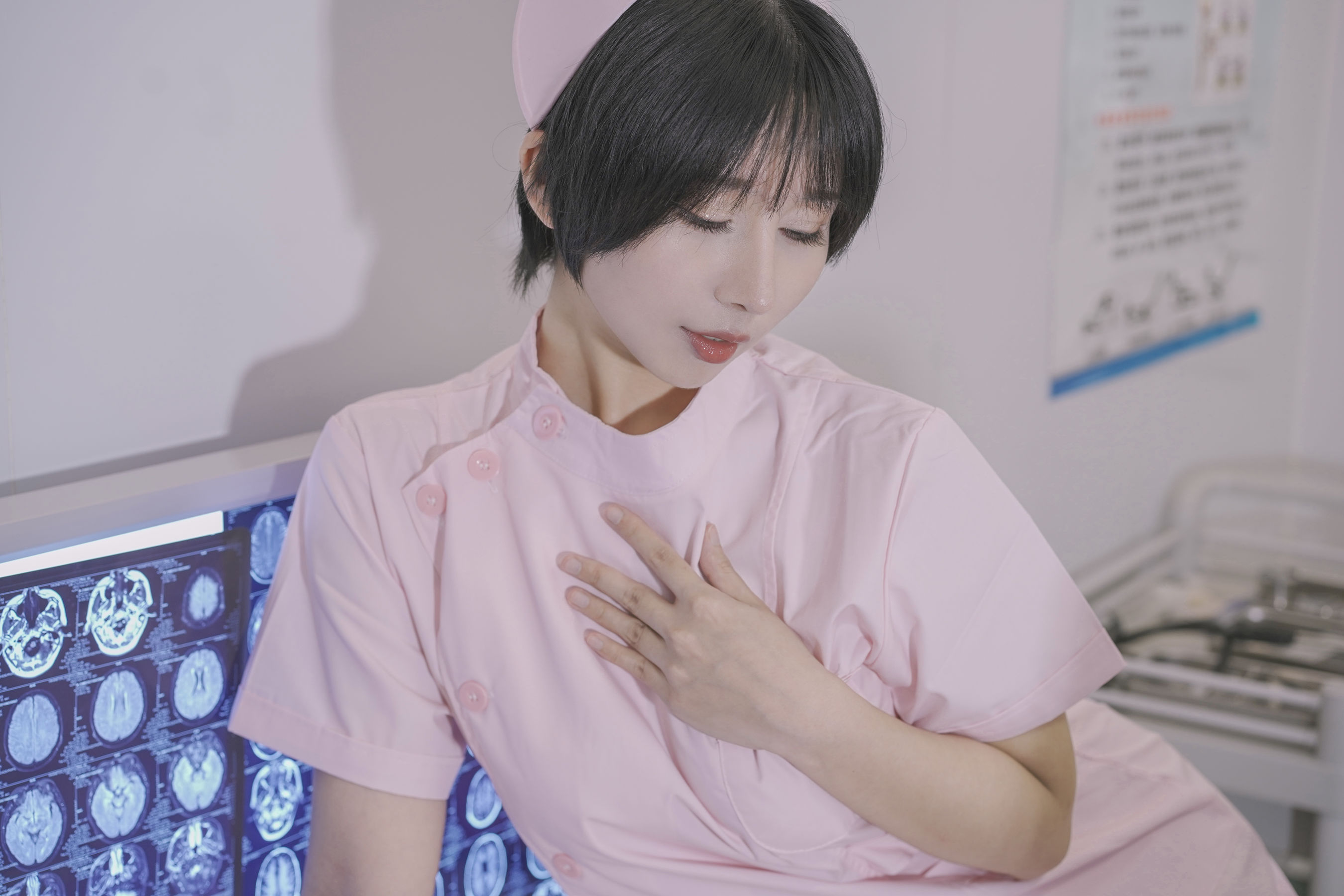 [福利COS] 云溪溪&amp;amp;奶桃桃 N47医护第5张