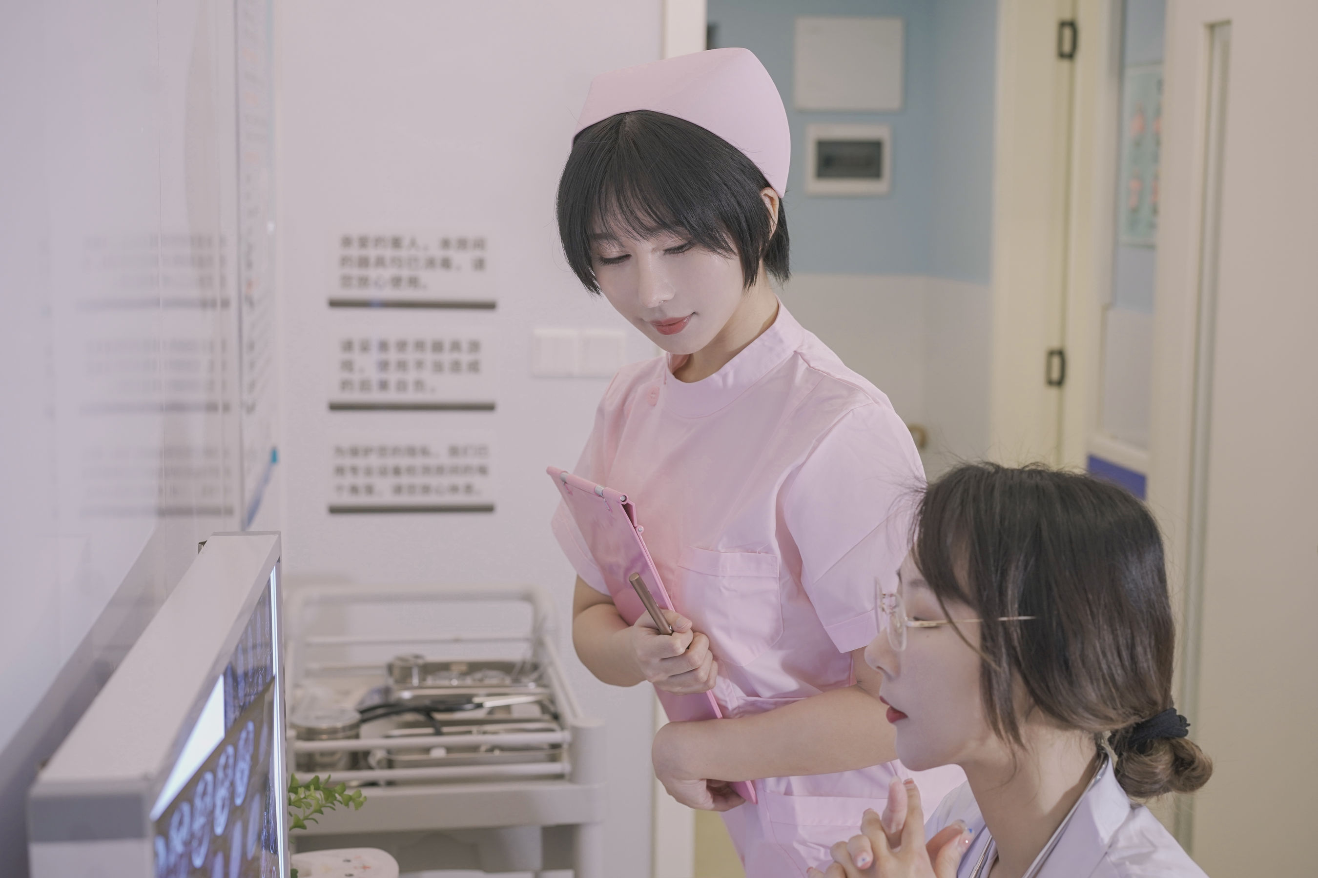 [福利COS] 云溪溪&amp;amp;奶桃桃 N47医护第4张