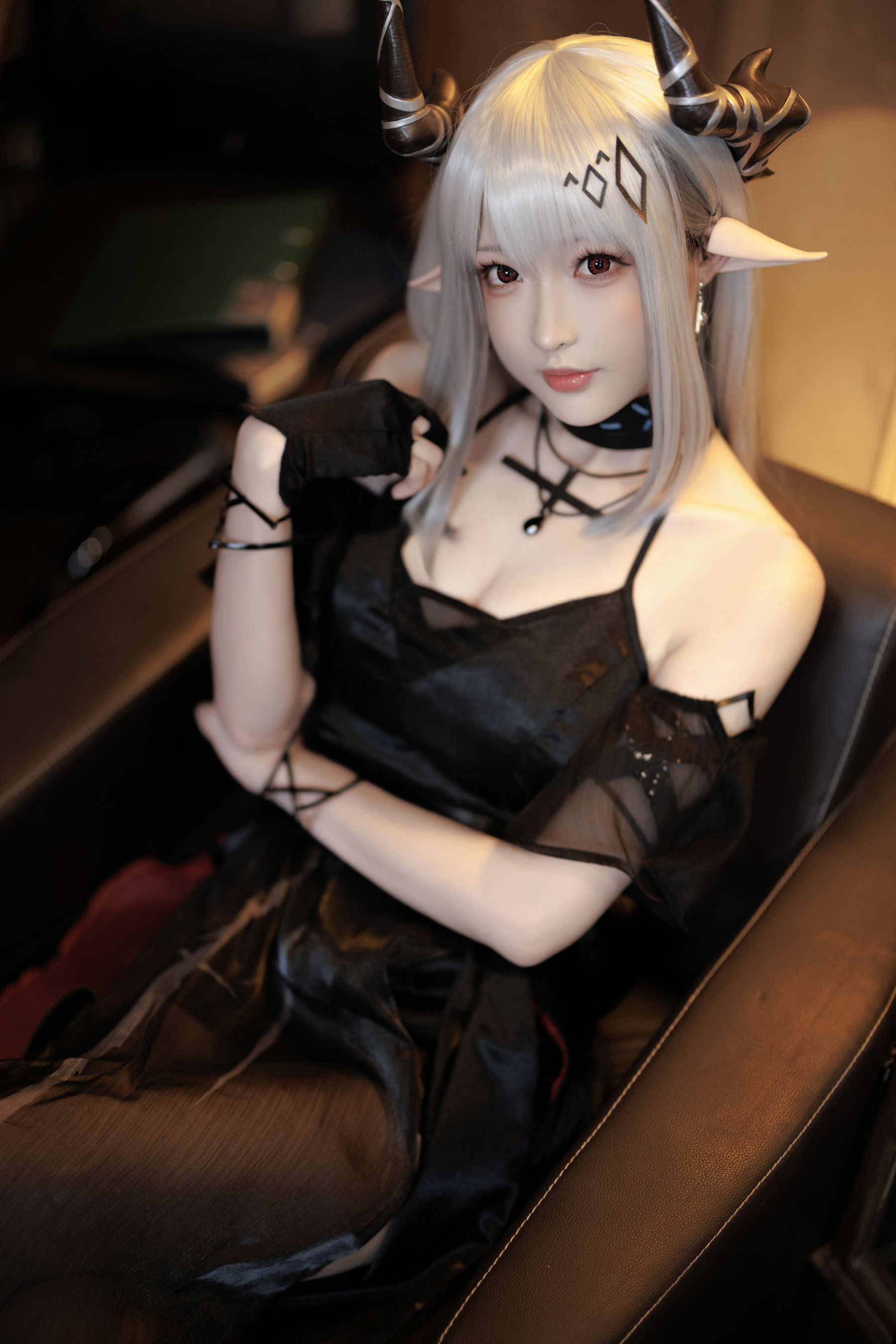 [福利COS] Coser小姐姐南宫 - 泥岩 礼服第6张