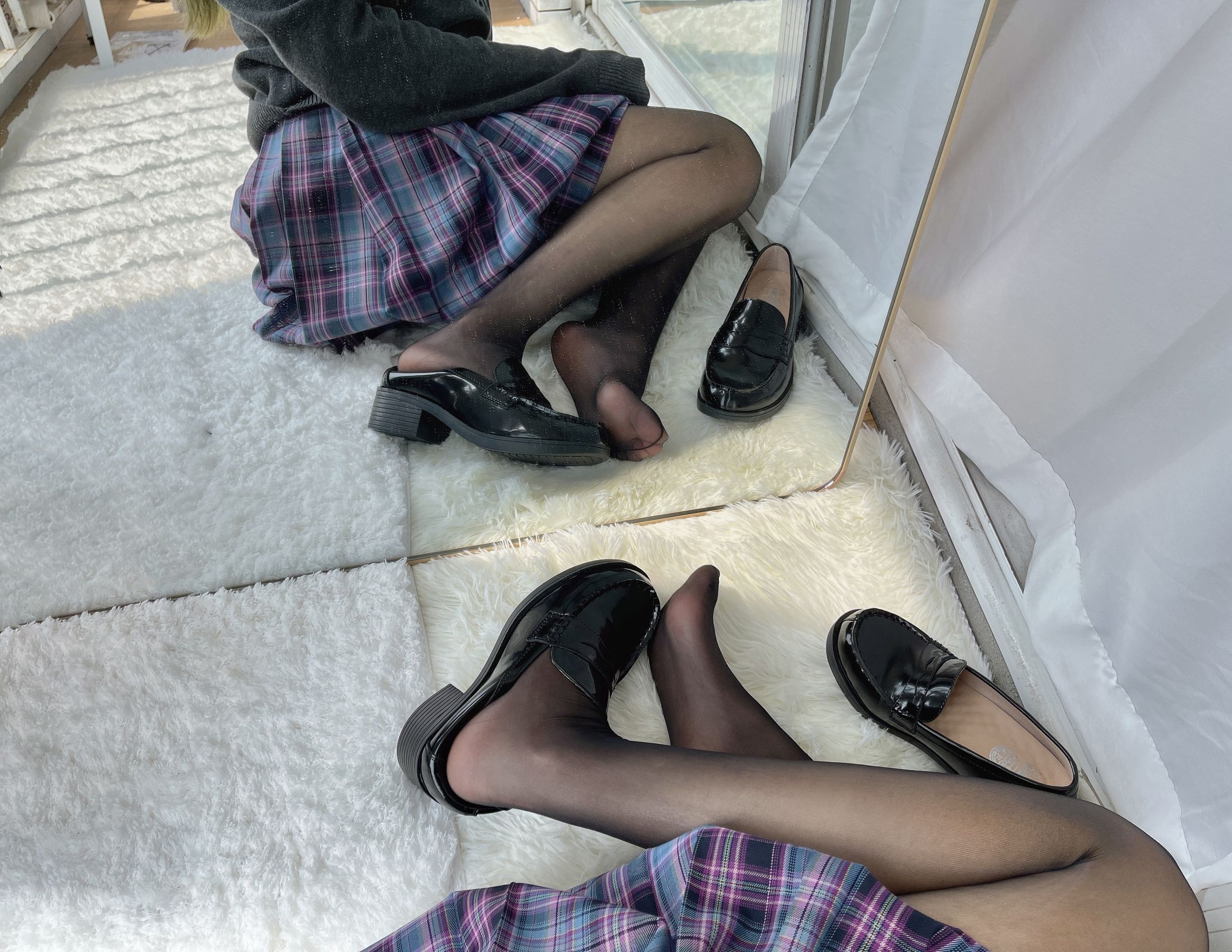 [福利COS] eloise软软 - JK黑丝第7张