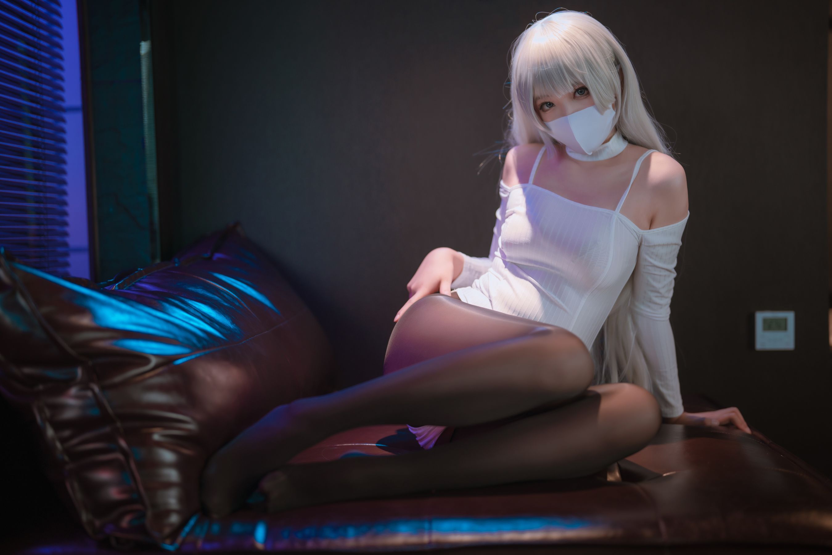 [福利COS] 轩萧学姐 - 高开叉运动鞋 茑第10张