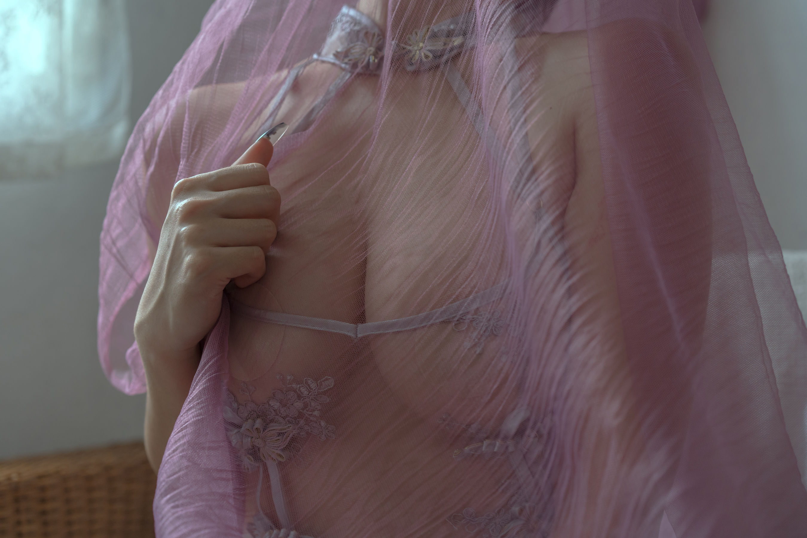 [福利COS] 云溪溪 - 奶桃 暧昧第14张