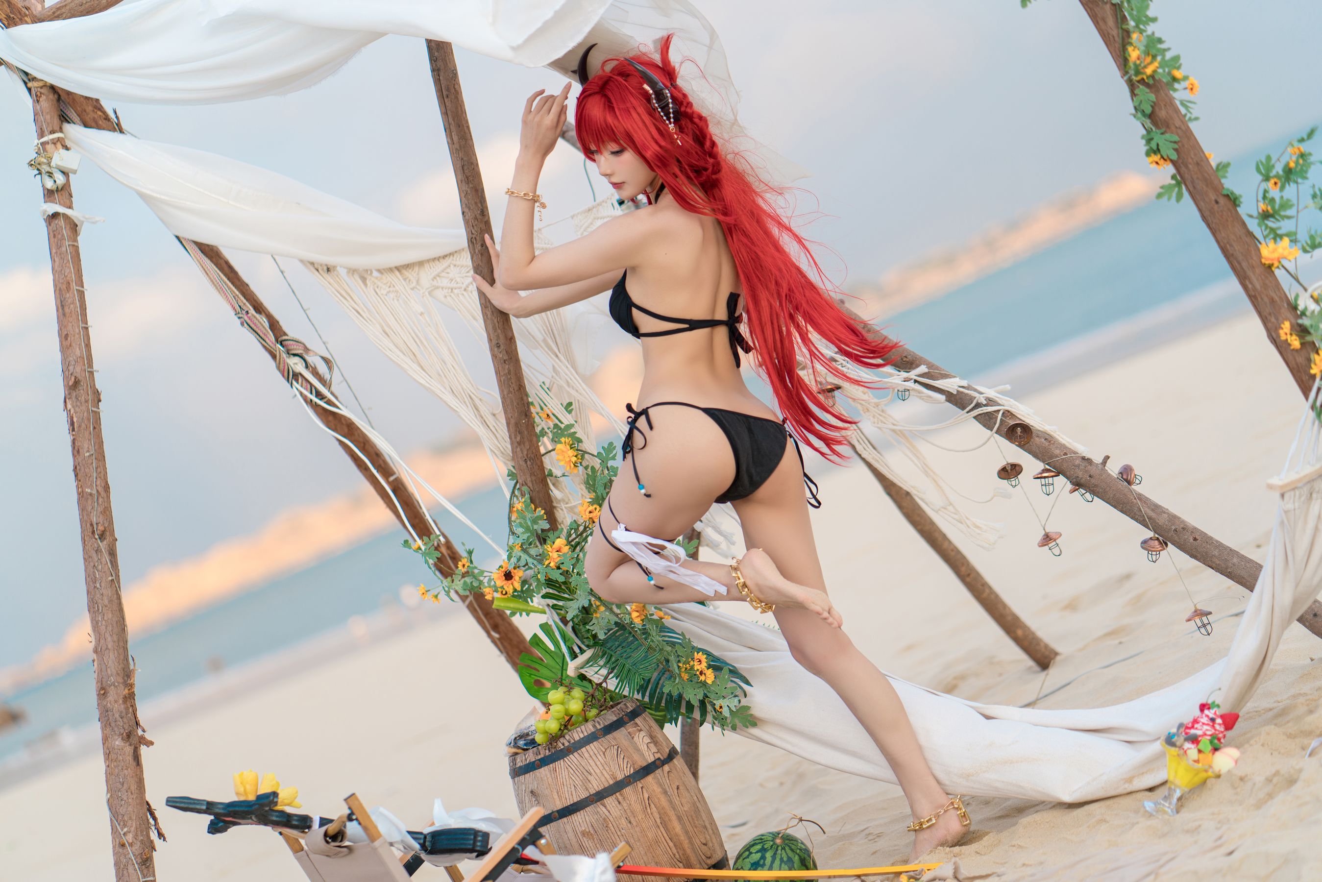 [福利COS] 动漫博主阿包也是兔娘 - 明日方舟 史尔特尔泳装第17张