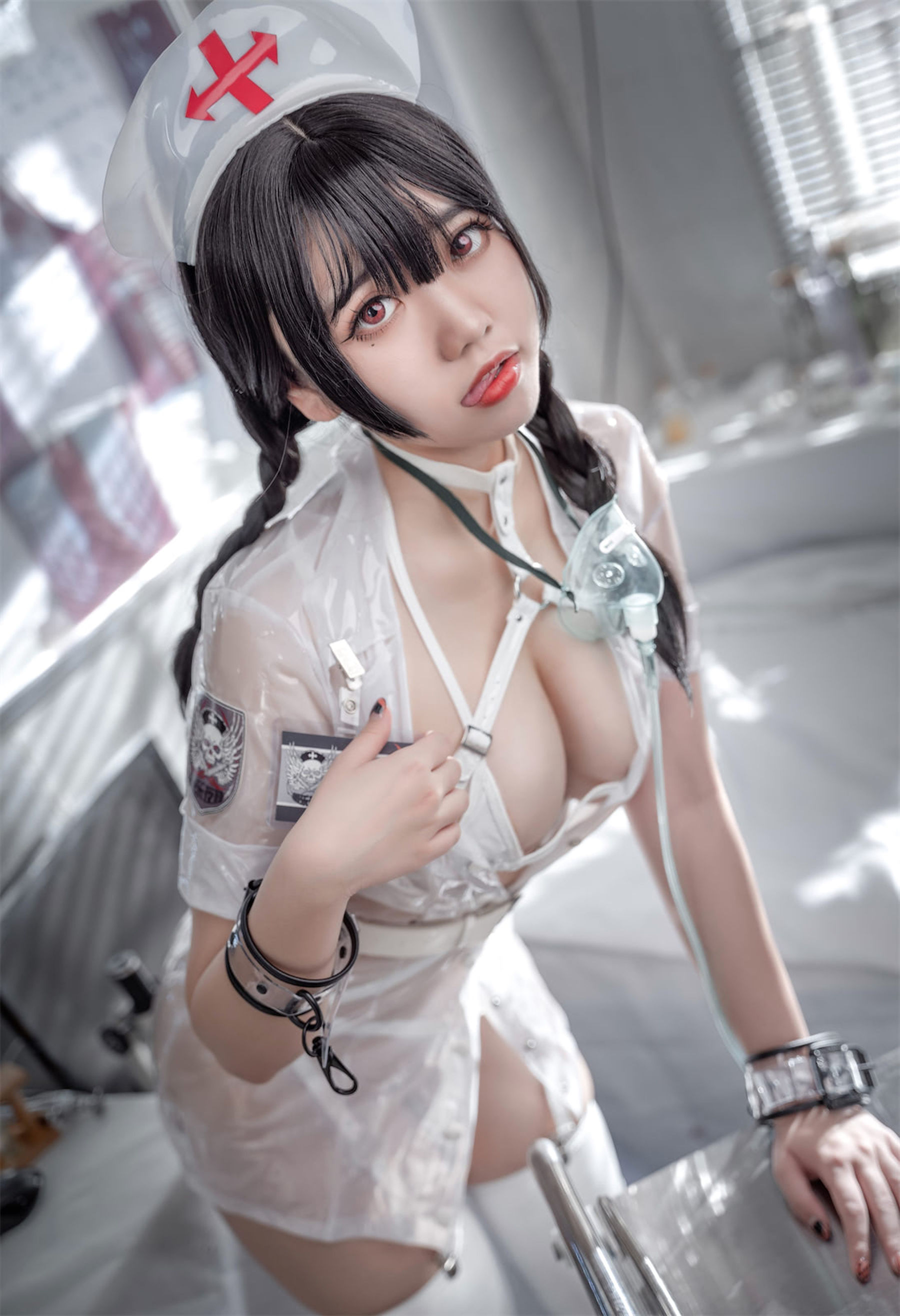 [福利COS] 啊日日_Ganlory - 未来白色护士第8张