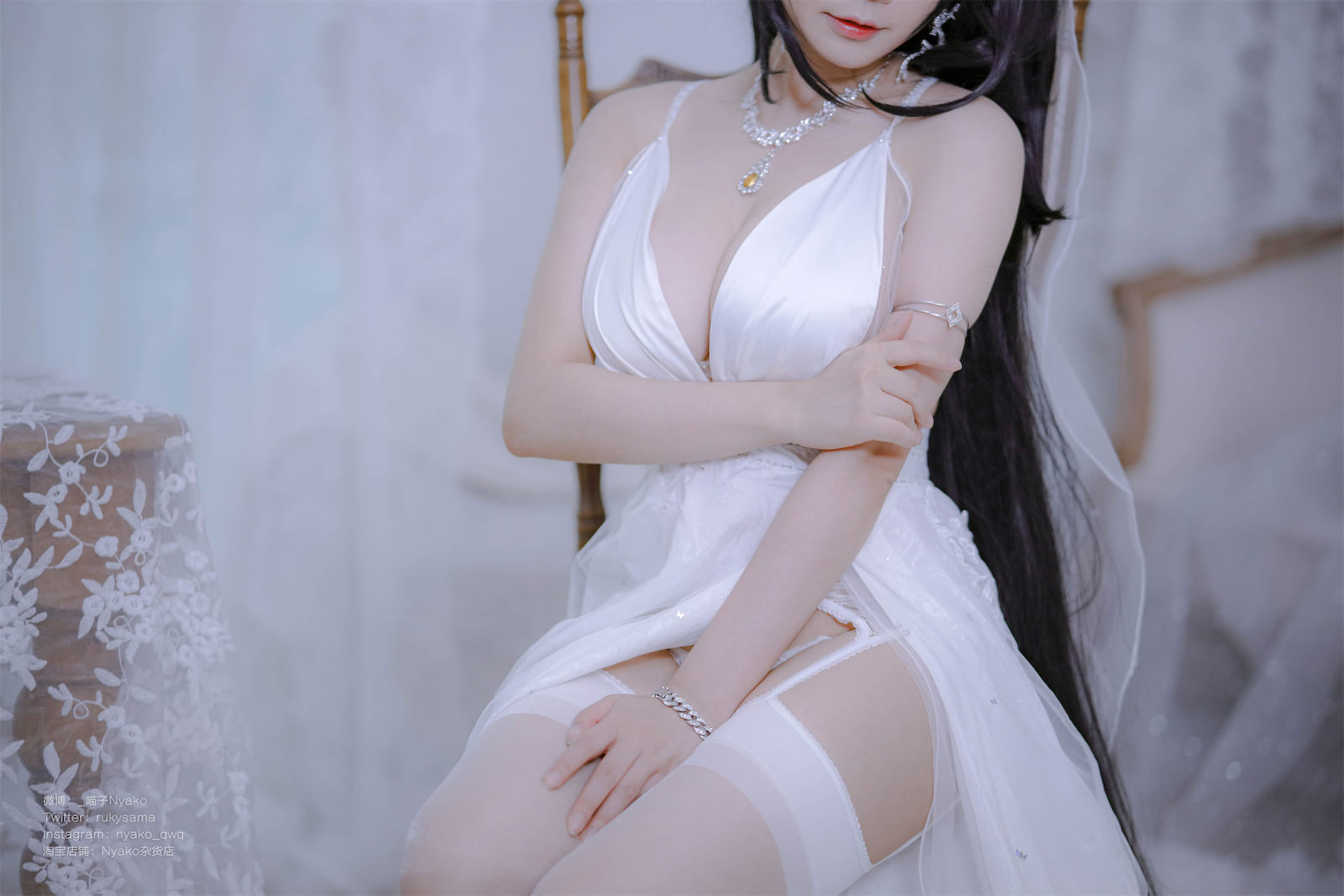 [福利COS] 萌妹子Nyako喵子 - 大凤纯白婚纱第13张