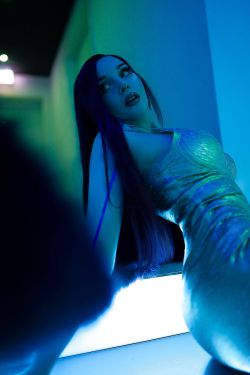 [COS福利] 国外美女SayaTheFox - Cyberpunk Dress