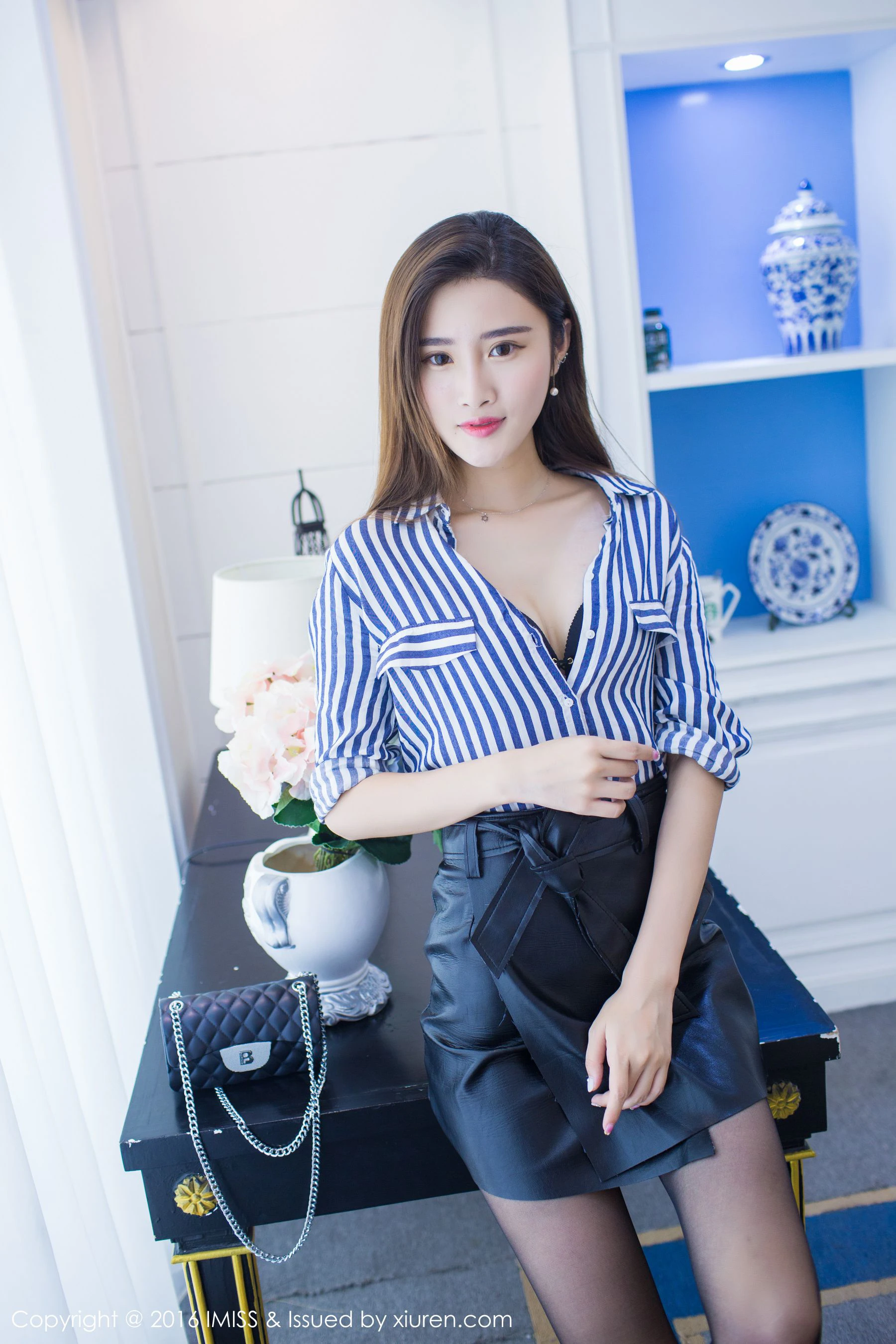 格格污巫《温文尔雅、小家碧玉型美女》 爱蜜社IMiss Vol.135第16张