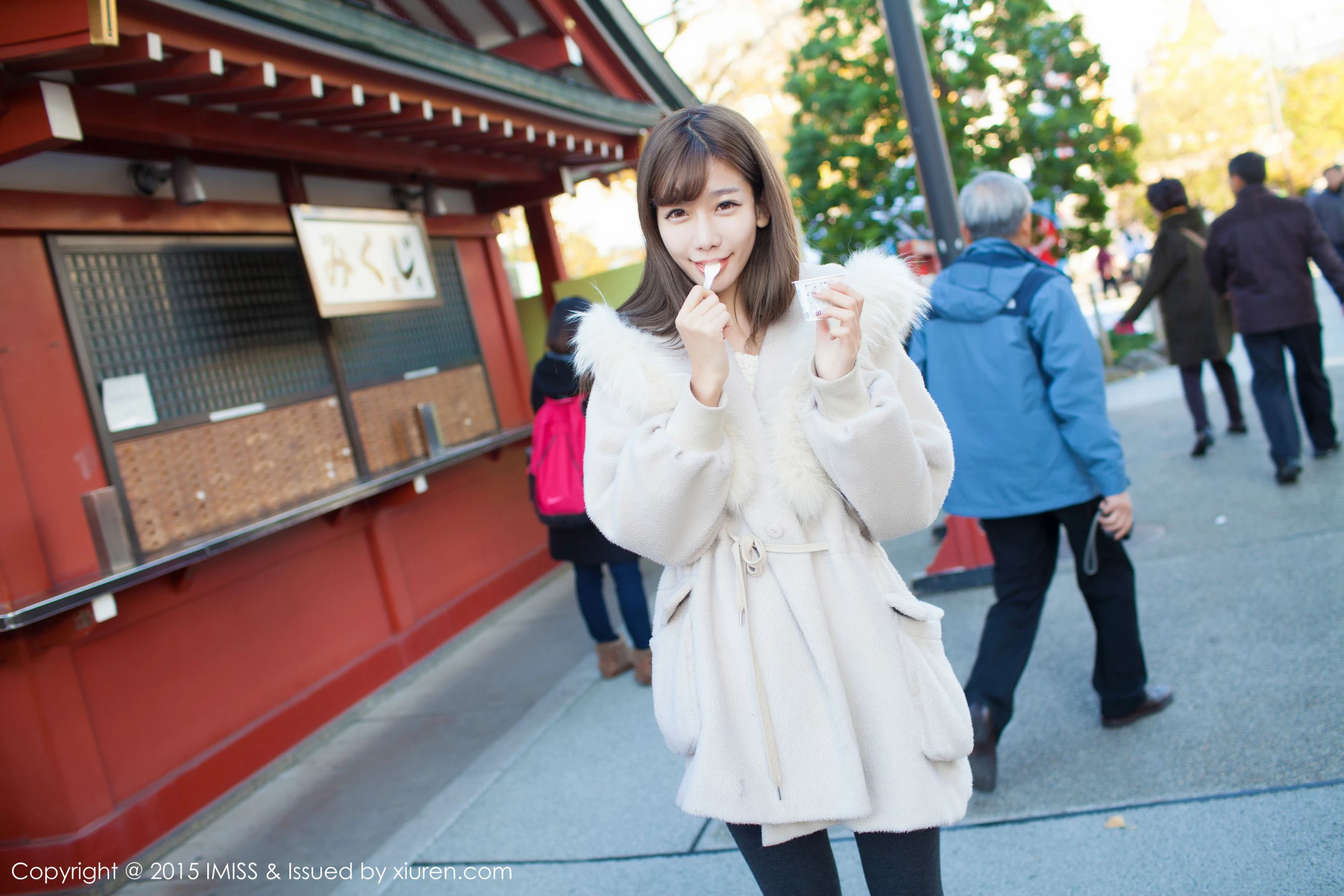 网红陈潇《日本之旅街拍》 爱蜜社IMiss Vol.010第2张