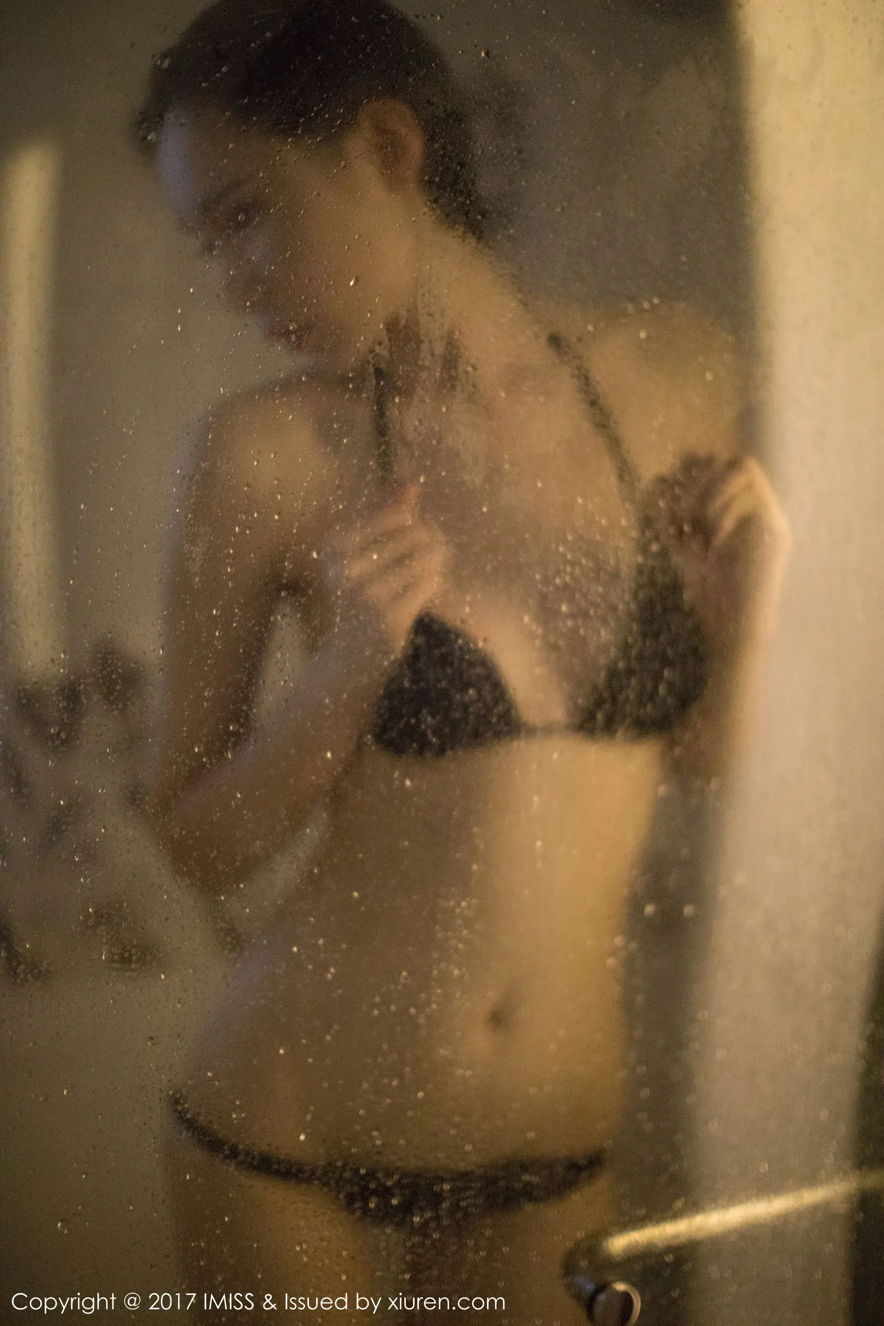 萌琪琪Irene《泳池湿身》 爱蜜社IMiss VOL.205第16张