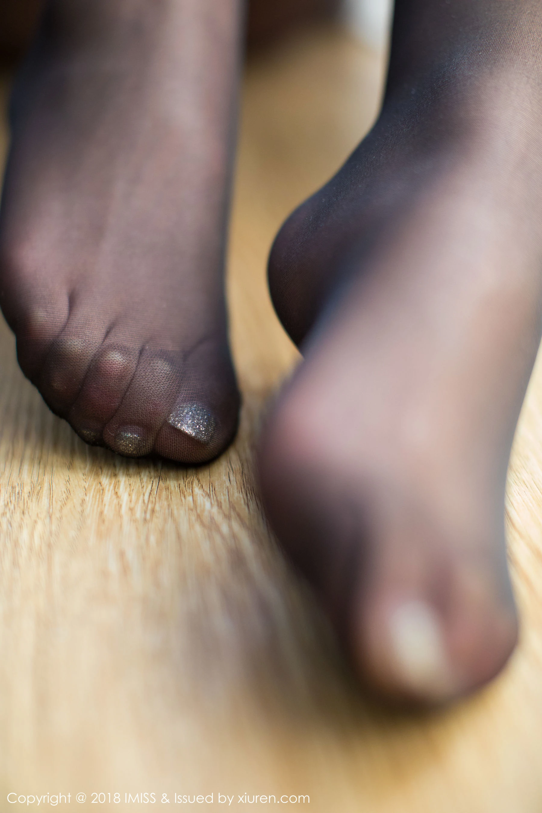 女神@SOLO-尹菲《丝袜美腿》 爱蜜社IMiss Vol.245第15张