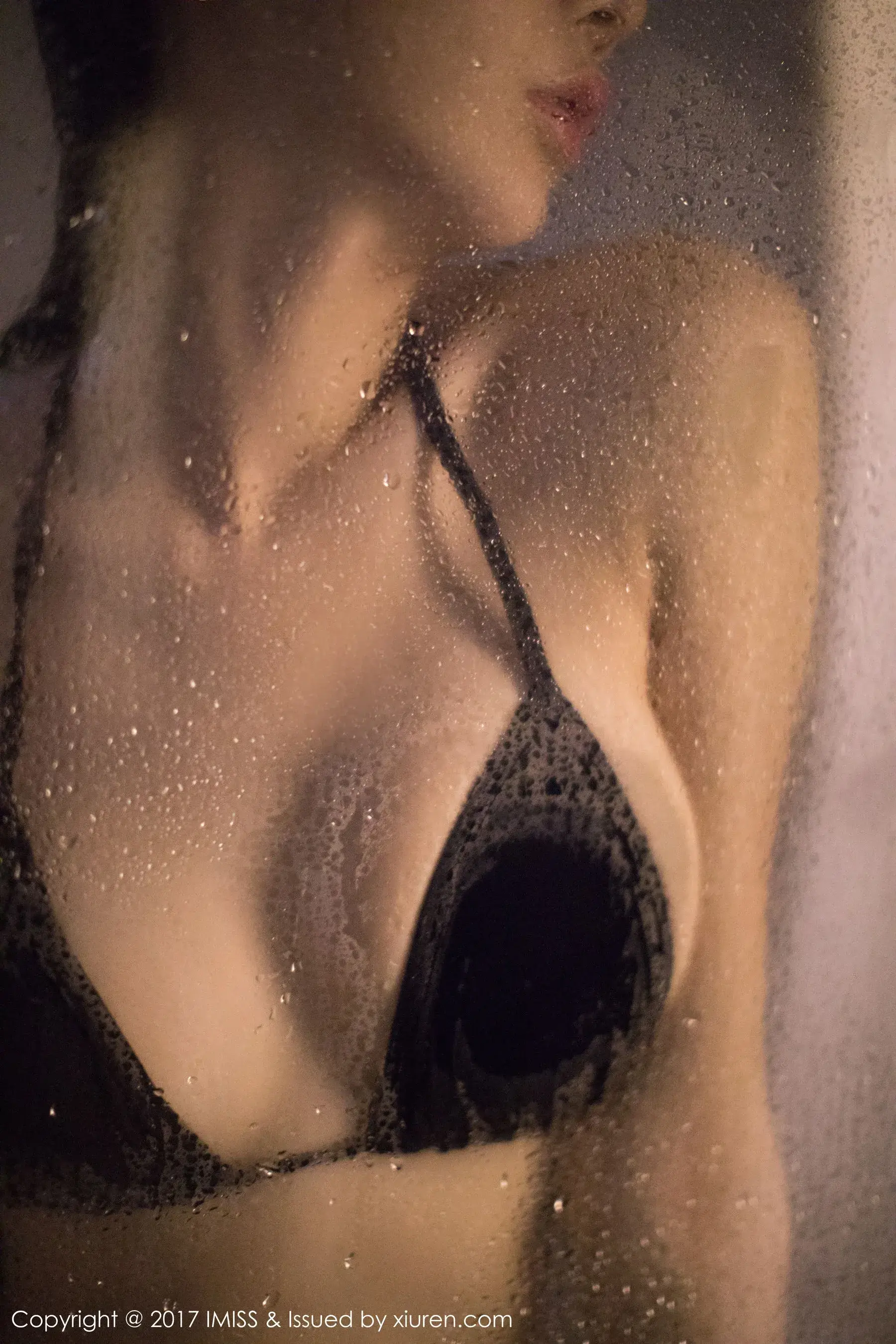 萌琪琪Irene《泳池湿身》 爱蜜社IMiss VOL.205第15张