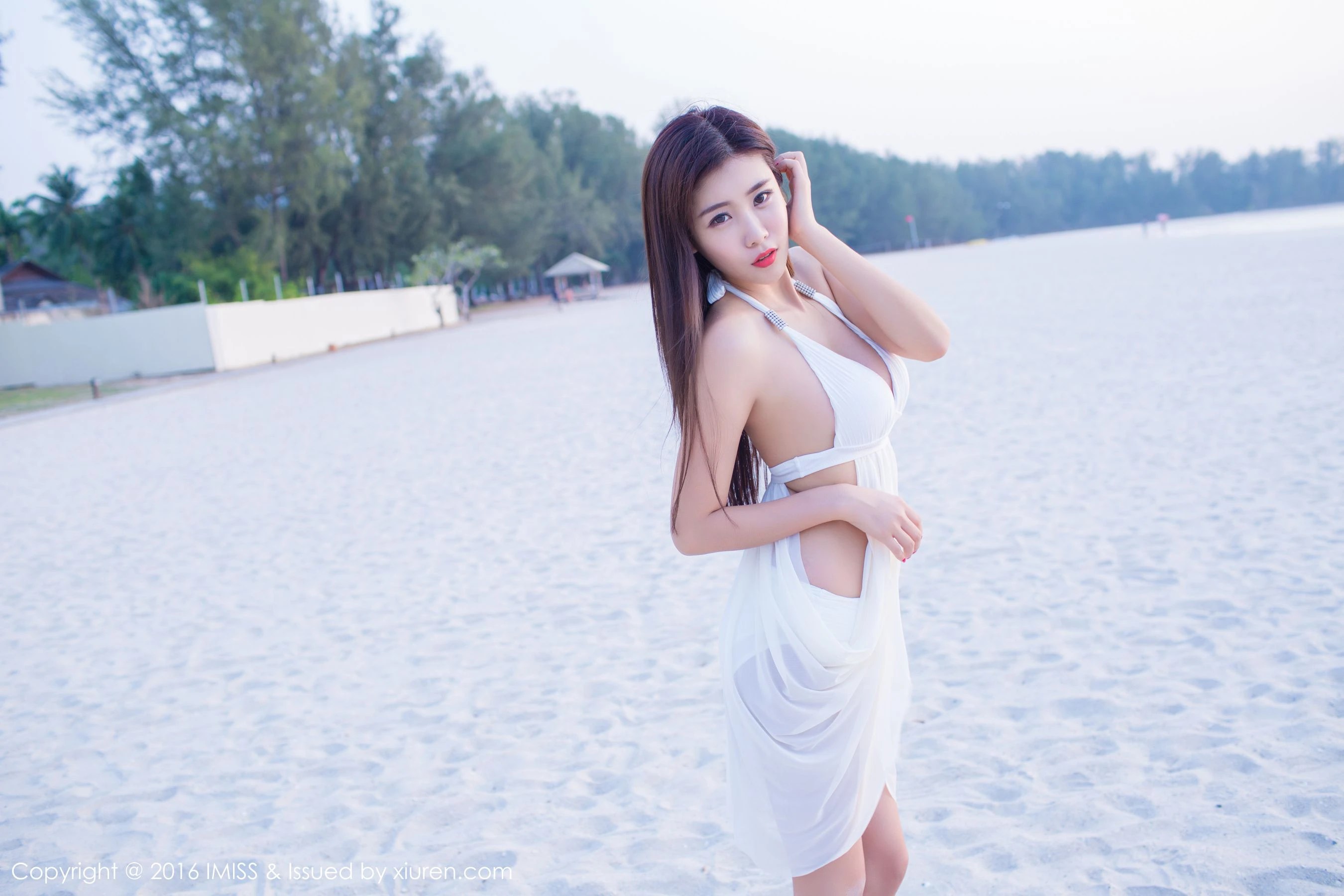 程小烦不烦《粉色装扮+白色裙子外拍》 爱蜜社IMiss Vol.086第9张