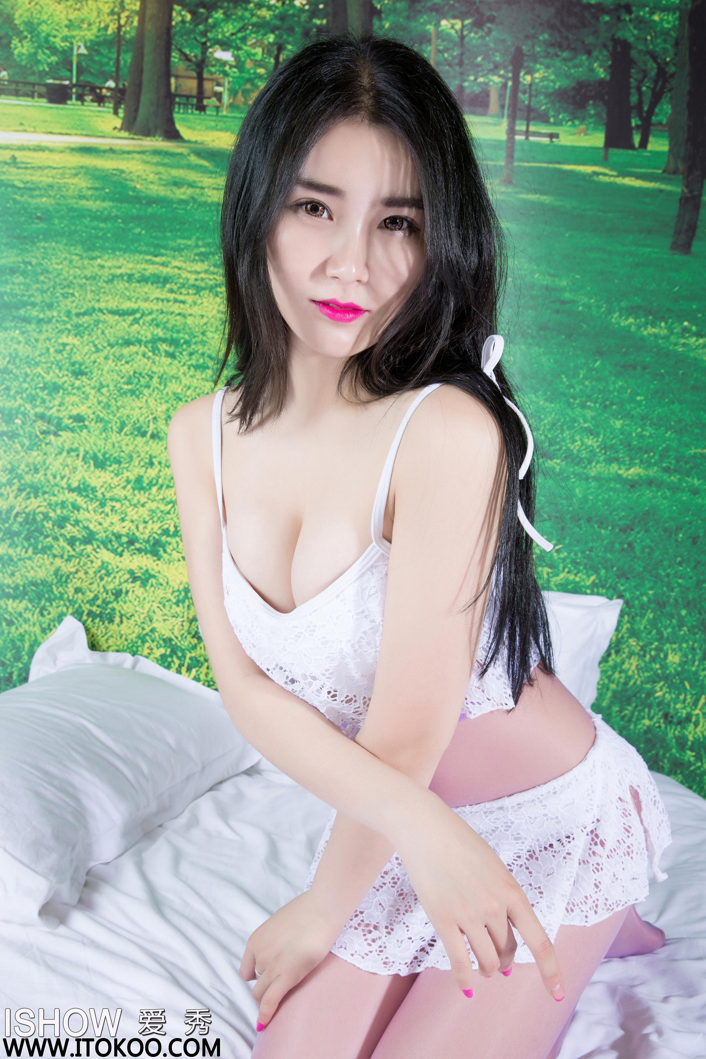 [ISHOW爱秀]白色镂空吊带露腰裙美女 茉茉Mo 肉丝美腿与白色高跟性感写真 2016-04-07 No.039第7张