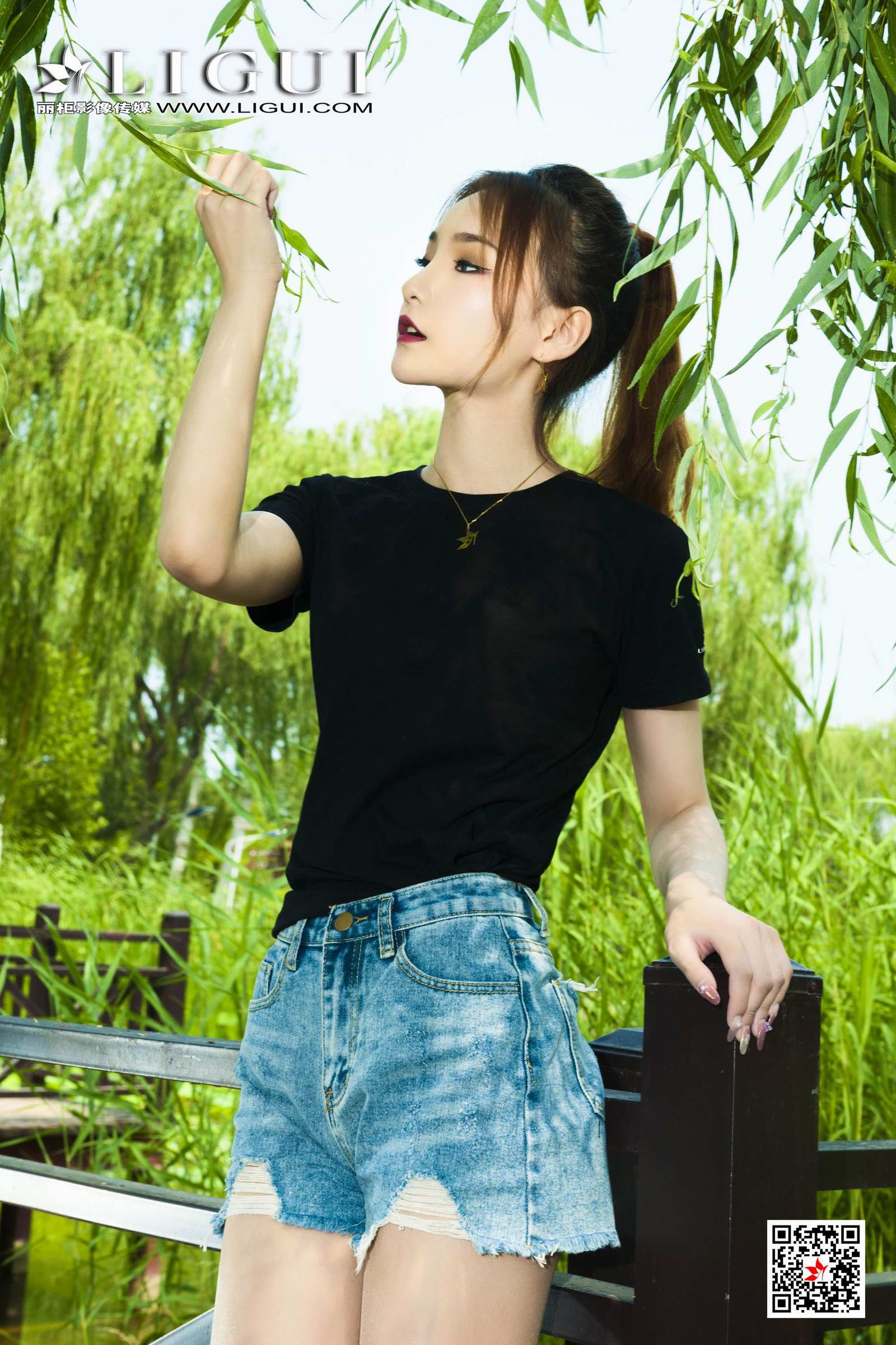 Ligui丽柜 2020.10.19《莲池浴清丝》蕊蕊第2张