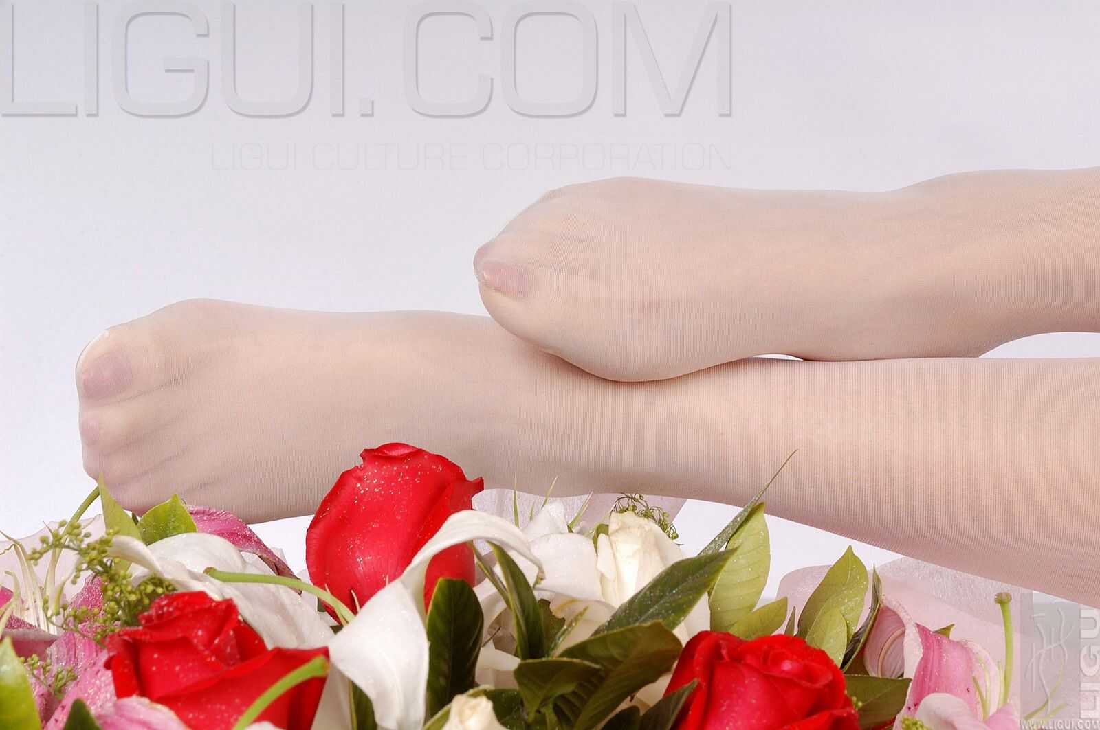 [丽柜LiGui] Model 英子《诱人的白丝》写真集图片第10张